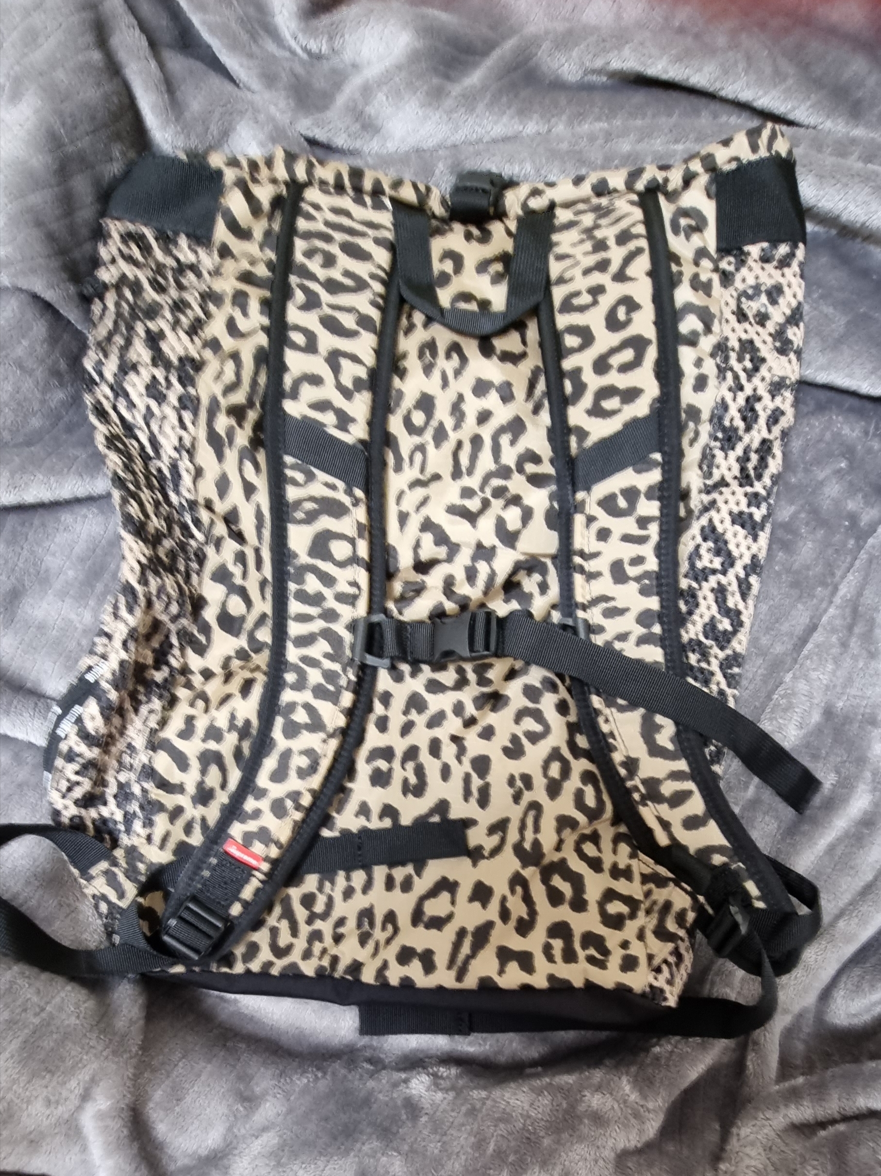 Supreme Mesh Backpack Leopard - 23SS 착용 스타일 - 2
