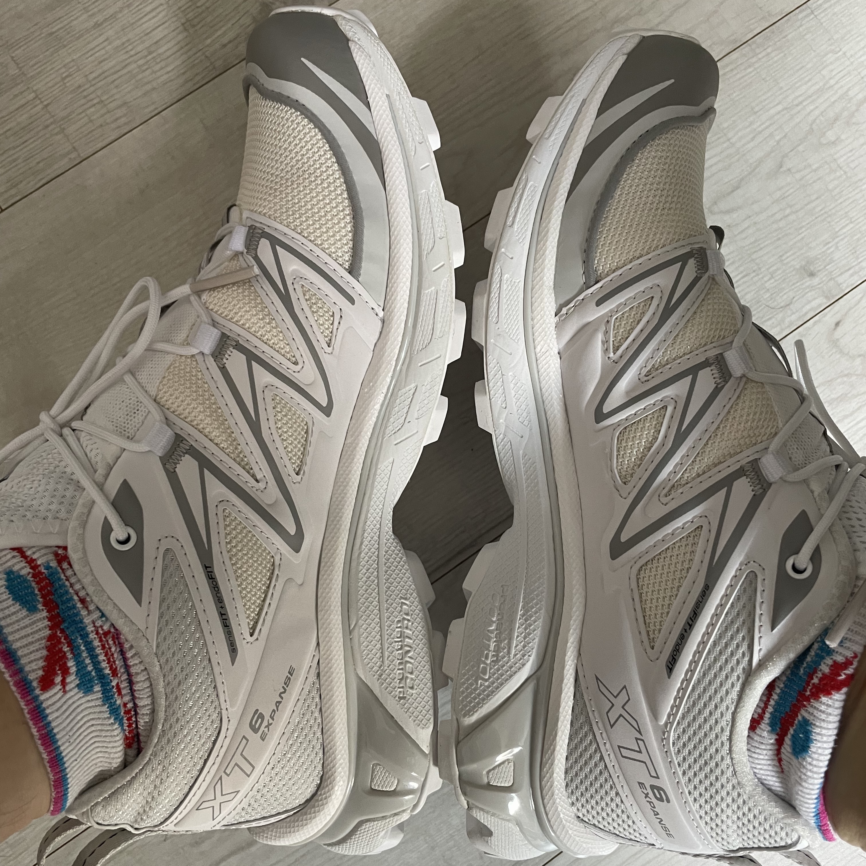 Salomon XT-6 Expanse Vanilla Ice White 착용 스타일 - 2