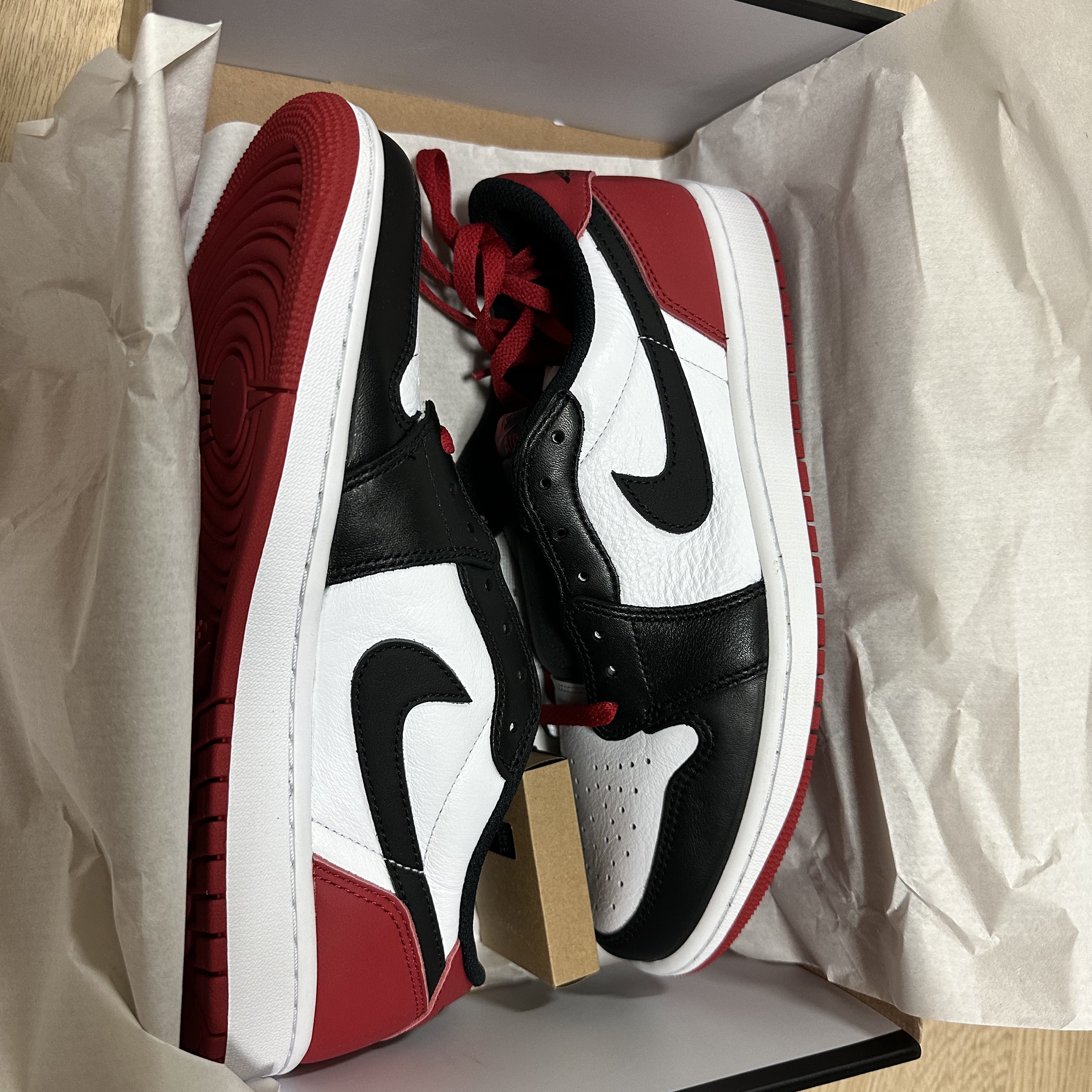 Jordan 1 Retro Low OG Black Toe 착용 스타일 - 1
