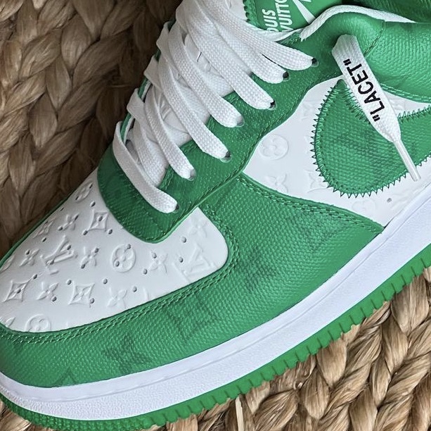 Louis Vuitton x Nike Air Force 1 Low by Virgil Abloh White Gym Green 착용 스타일