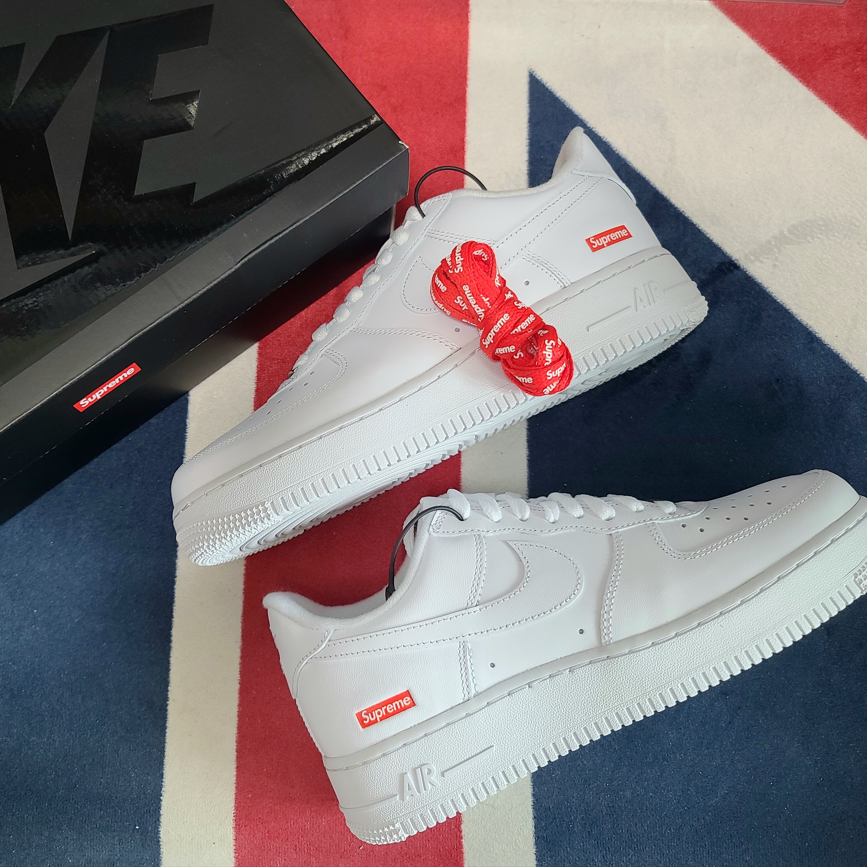 Nike x Supreme Air Force 1 Low White 착용 스타일