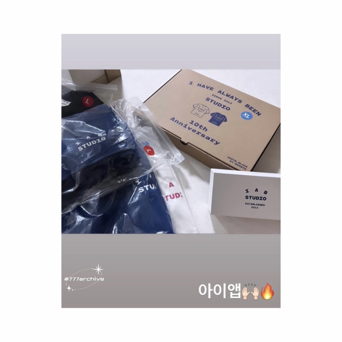 IAB Studio 10th Anniversary T-Shirts Pack White & Black (2 Pack), IAB Studio Sunglasses I Black 착용 스타일 - 2