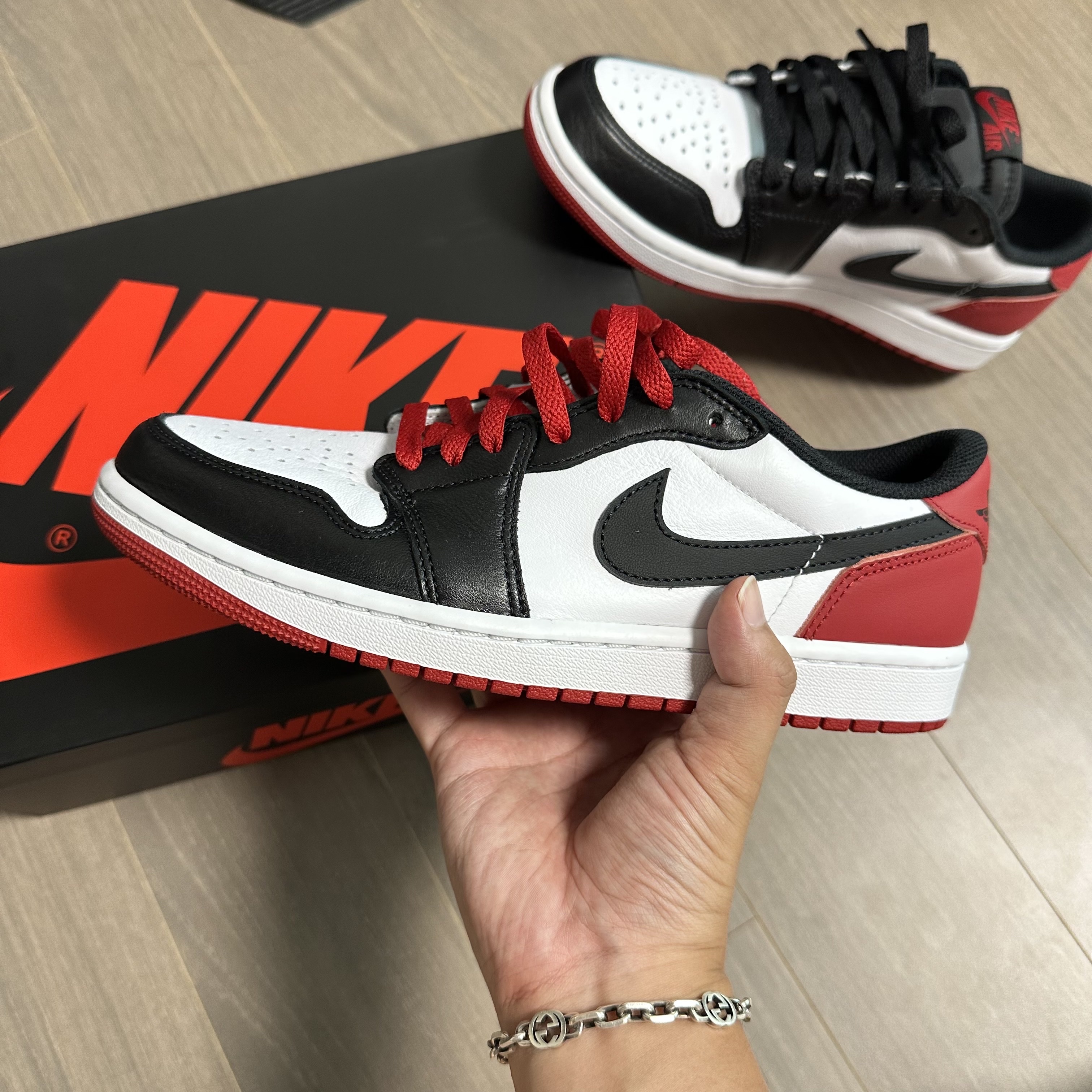 Jordan 1 Retro Low OG Black Toe 착용 스타일 - 1
