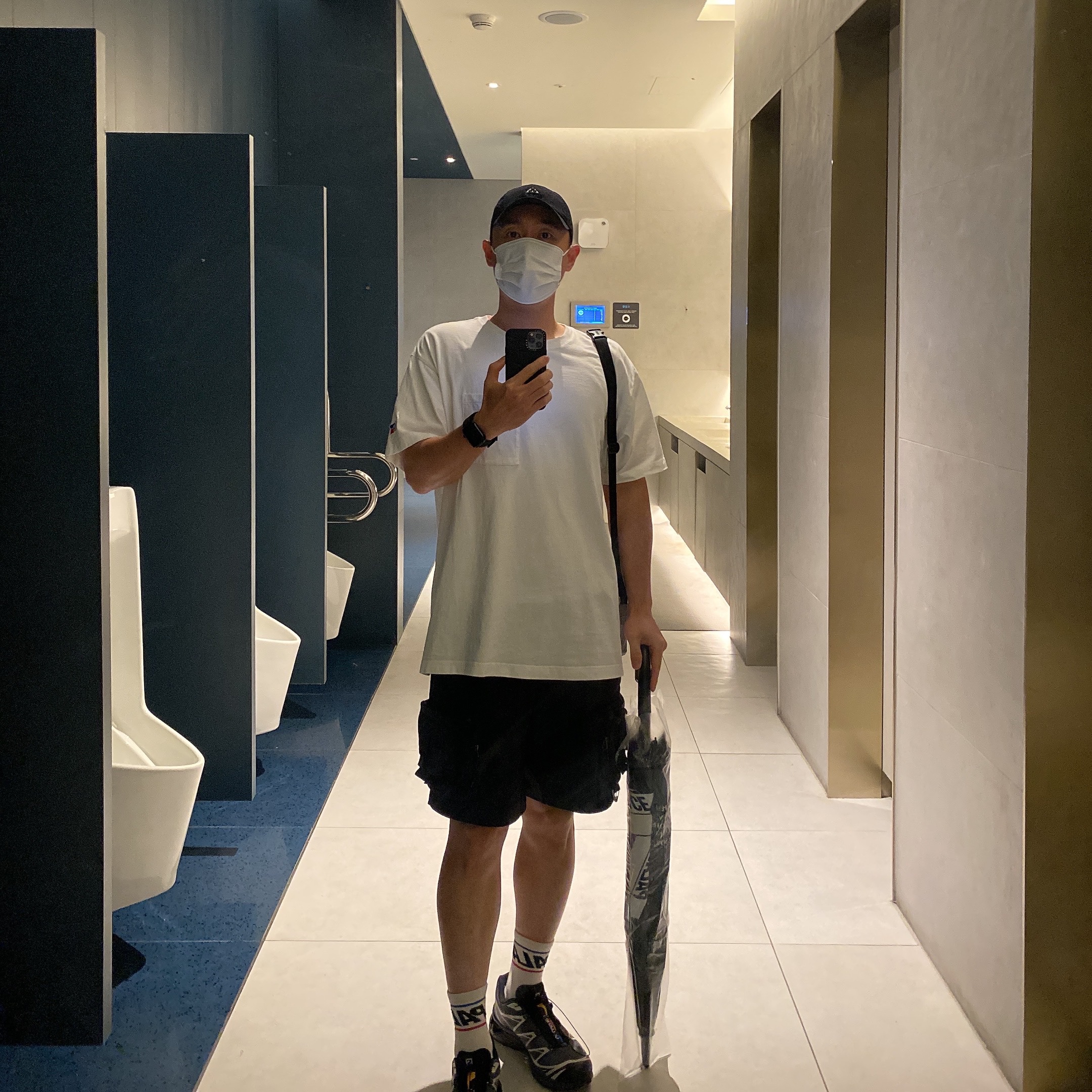 Nike ACG Heritage 86 Cap Black Light Smoke Grey, Nike ACG Snowgrass Cargo Shorts Black - Asia 착용 스타일