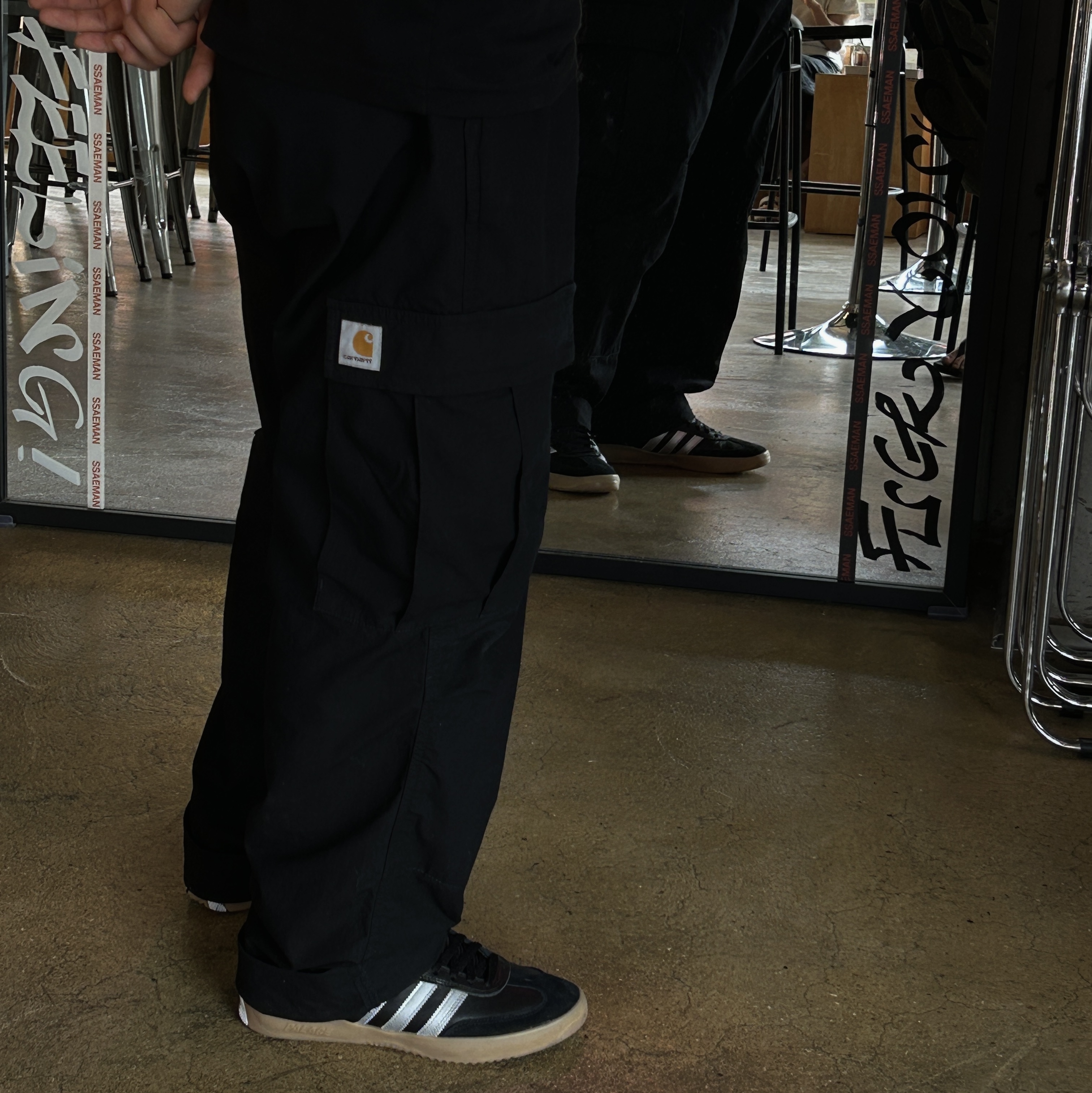 Adidas x Palace Samba Black Silver 착용 스타일