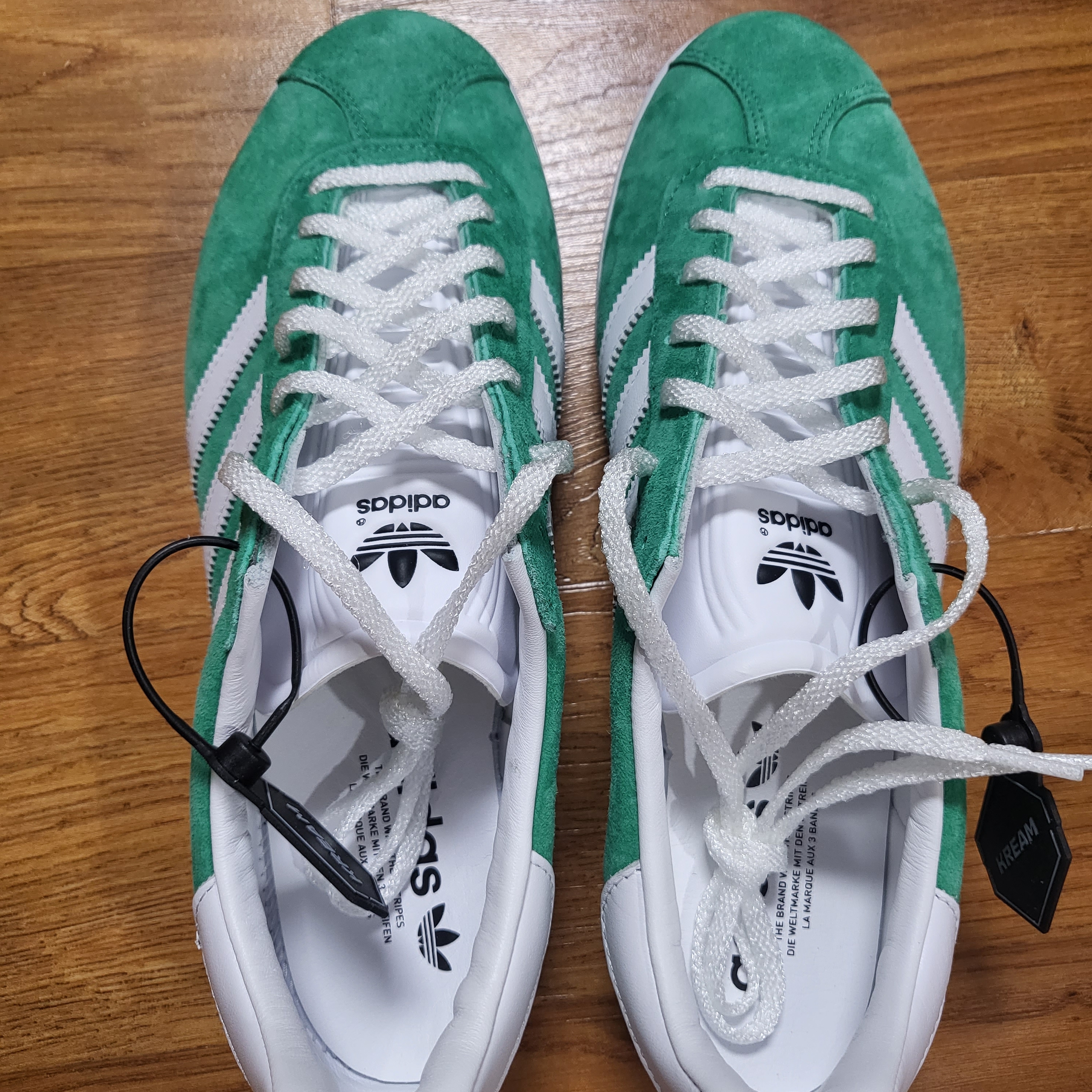 Adidas Gazelle 85 Semi Court Green 착용 스타일