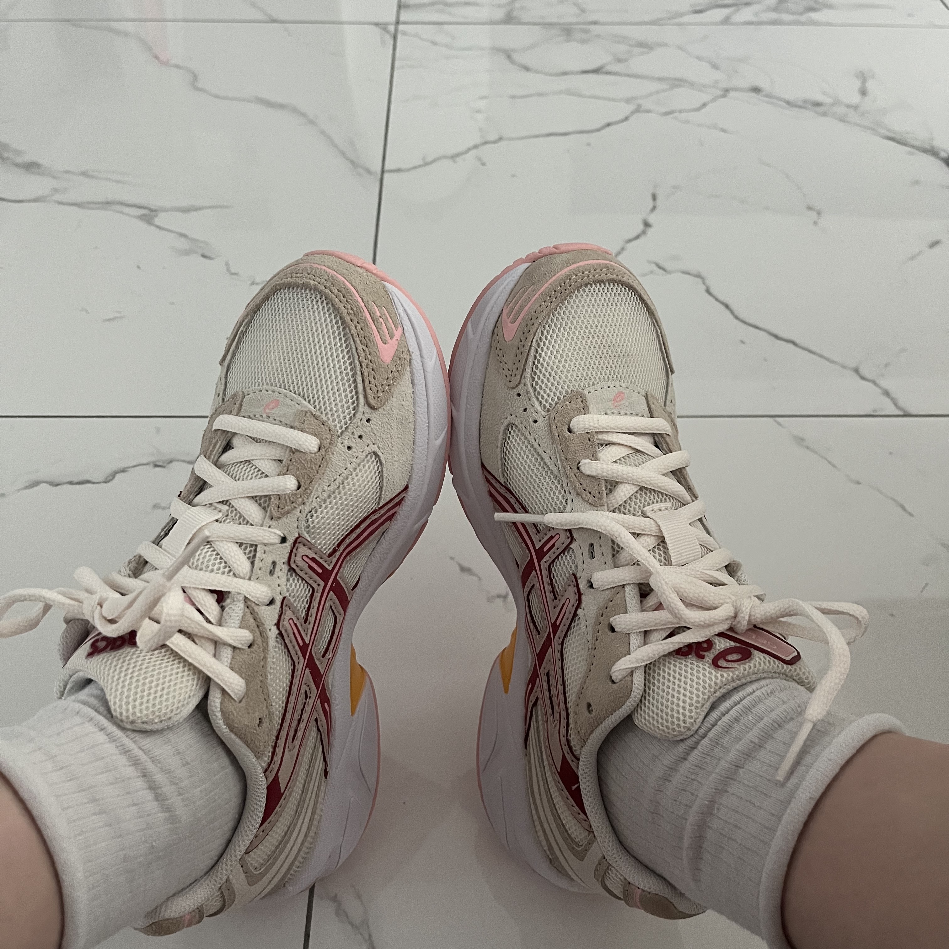 (W) Asics Gel-1130 Red 착용 스타일 - 2