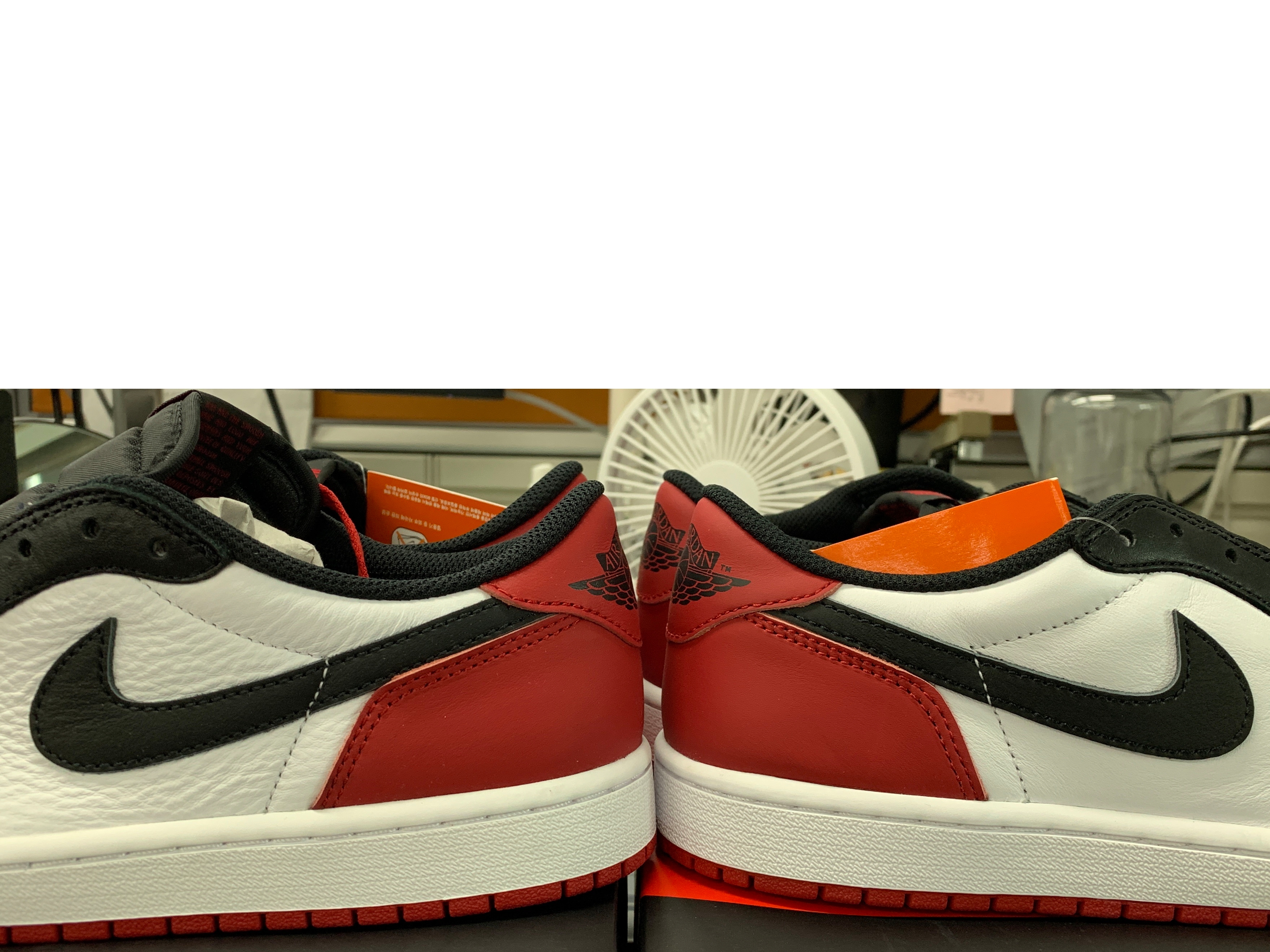 Jordan 1 Retro Low OG Black Toe 착용 스타일 - 2