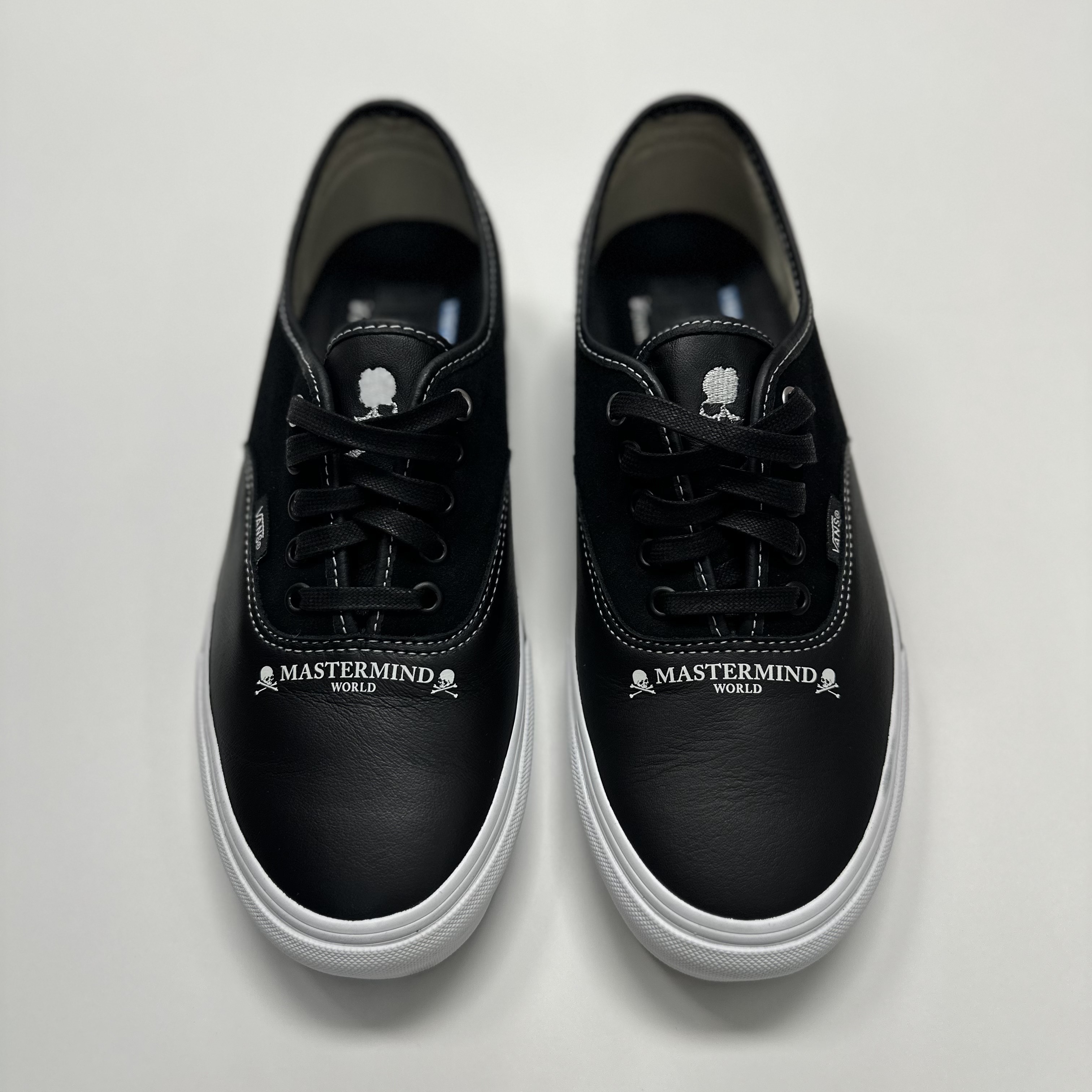 Vans Vault x Mastermind World Authentic LX Black 착용 스타일 - 5