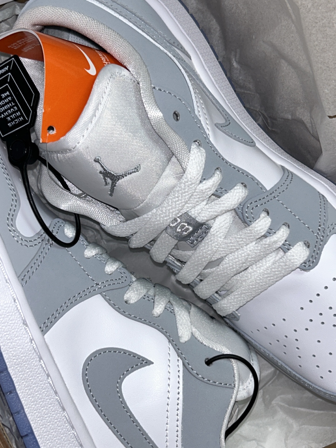 (W) Jordan 1 Low White Wolf Grey 착용 스타일