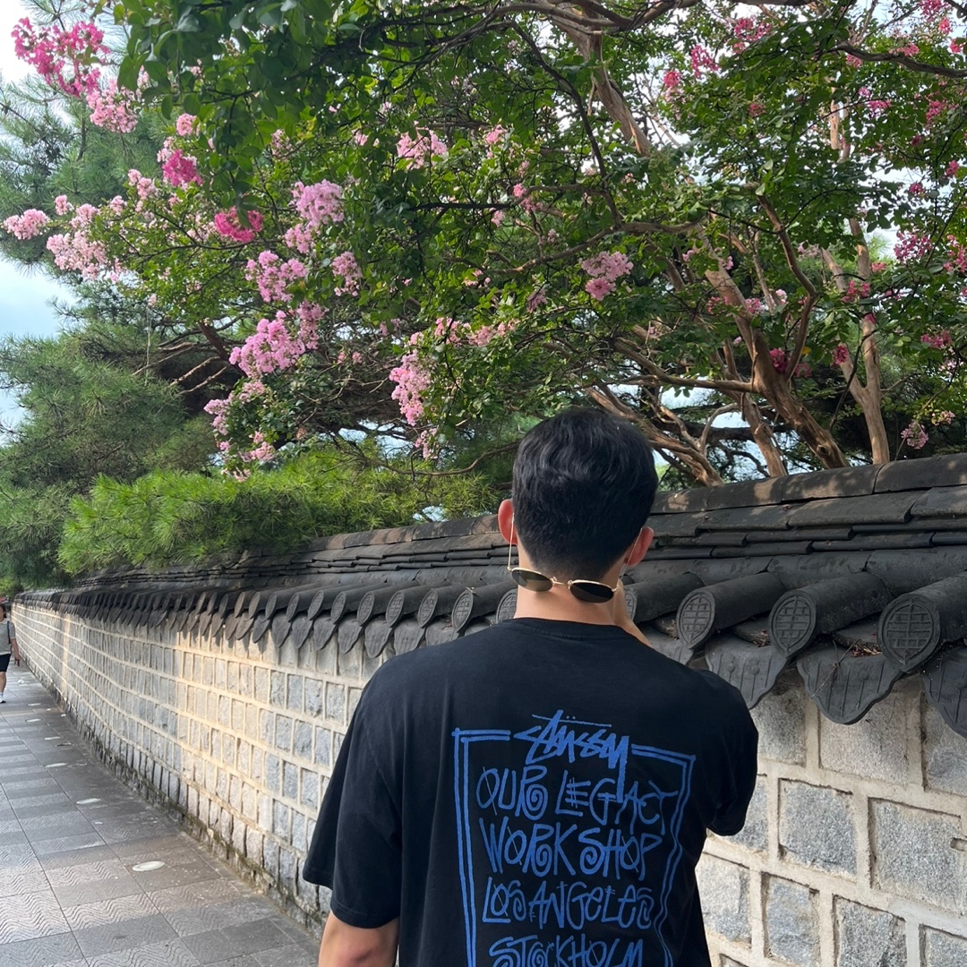 Stussy x Our Legacy Frame Pigment Dyed T-Shirt Black 착용 스타일 - 2