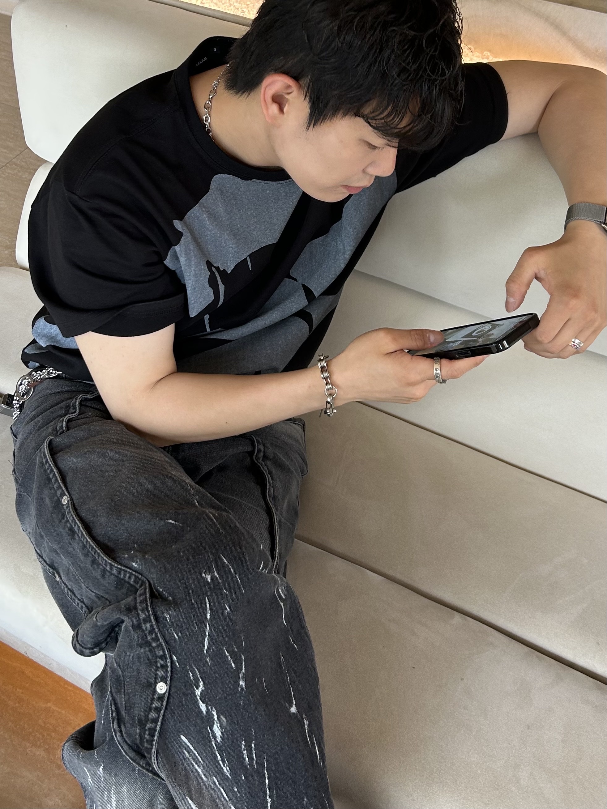 Balenciaga Tyrex Sneakers Black 착용 스타일 - 3