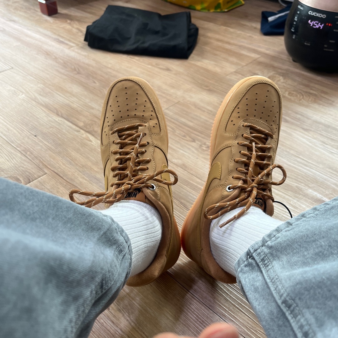 Nike Air Force 1 '07 WB Flax 착용 스타일