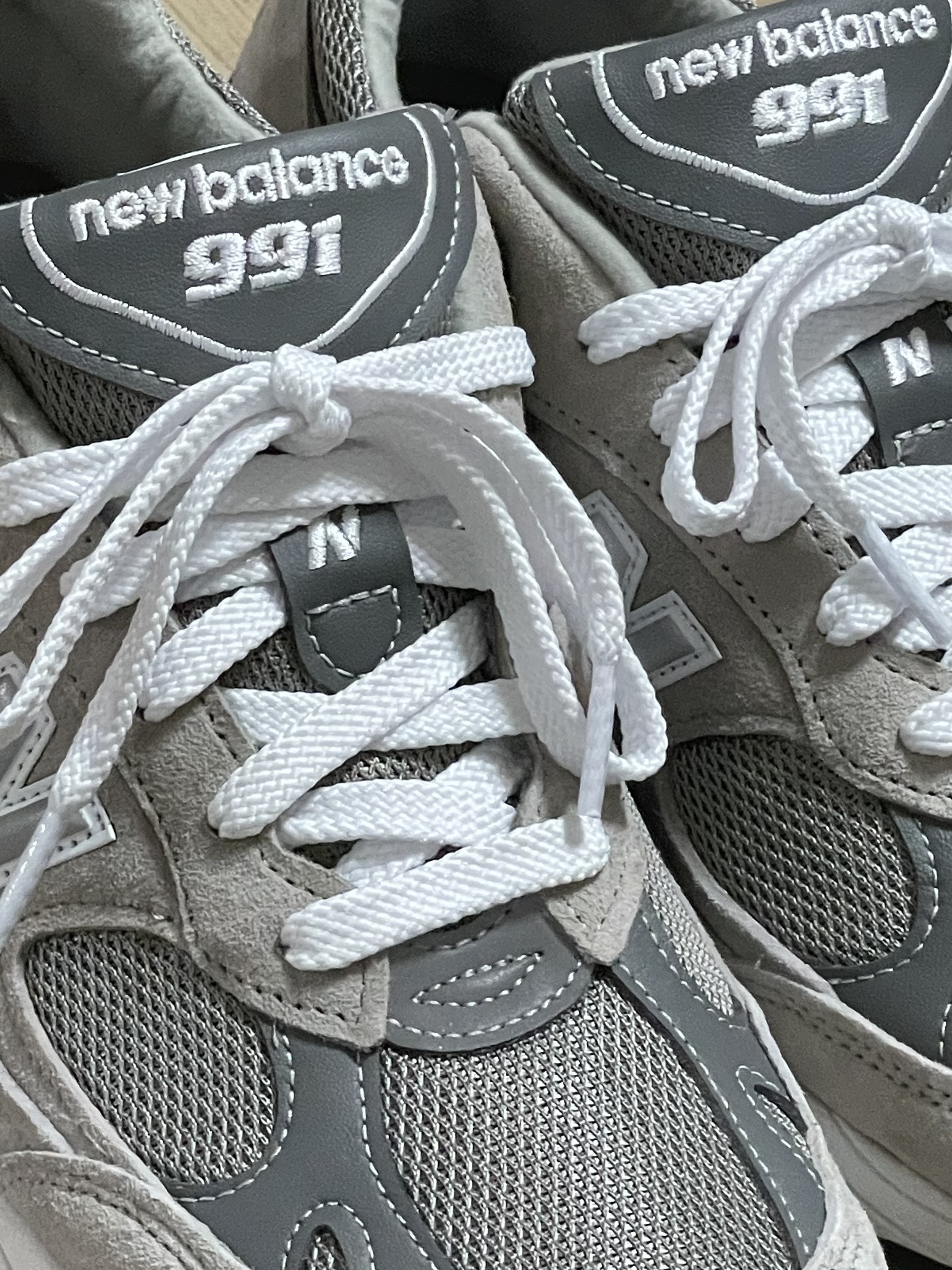 New Balance 991 Made in UK Grey 착용 스타일 - 1