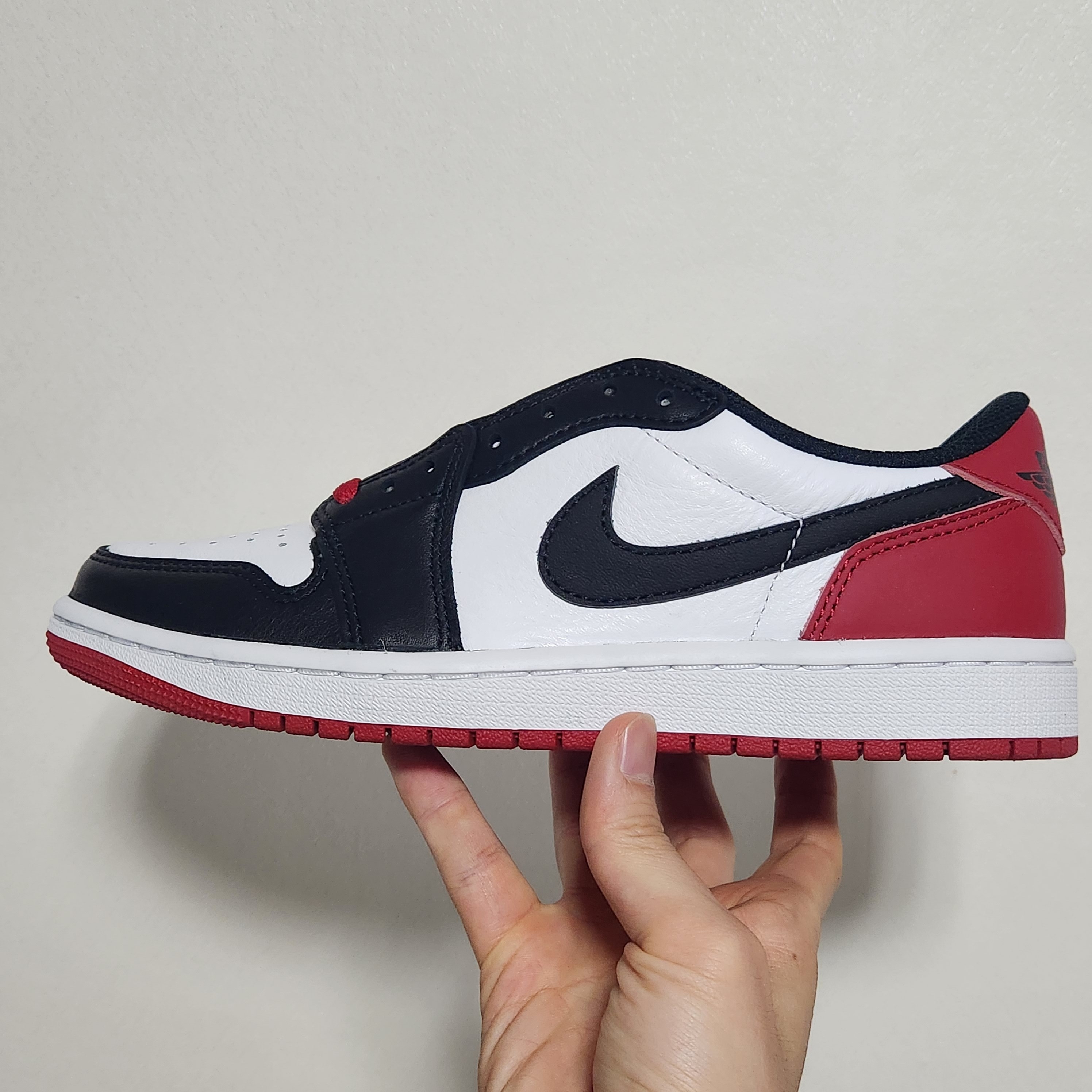 Jordan 1 Retro Low OG Black Toe 착용 스타일 - 3