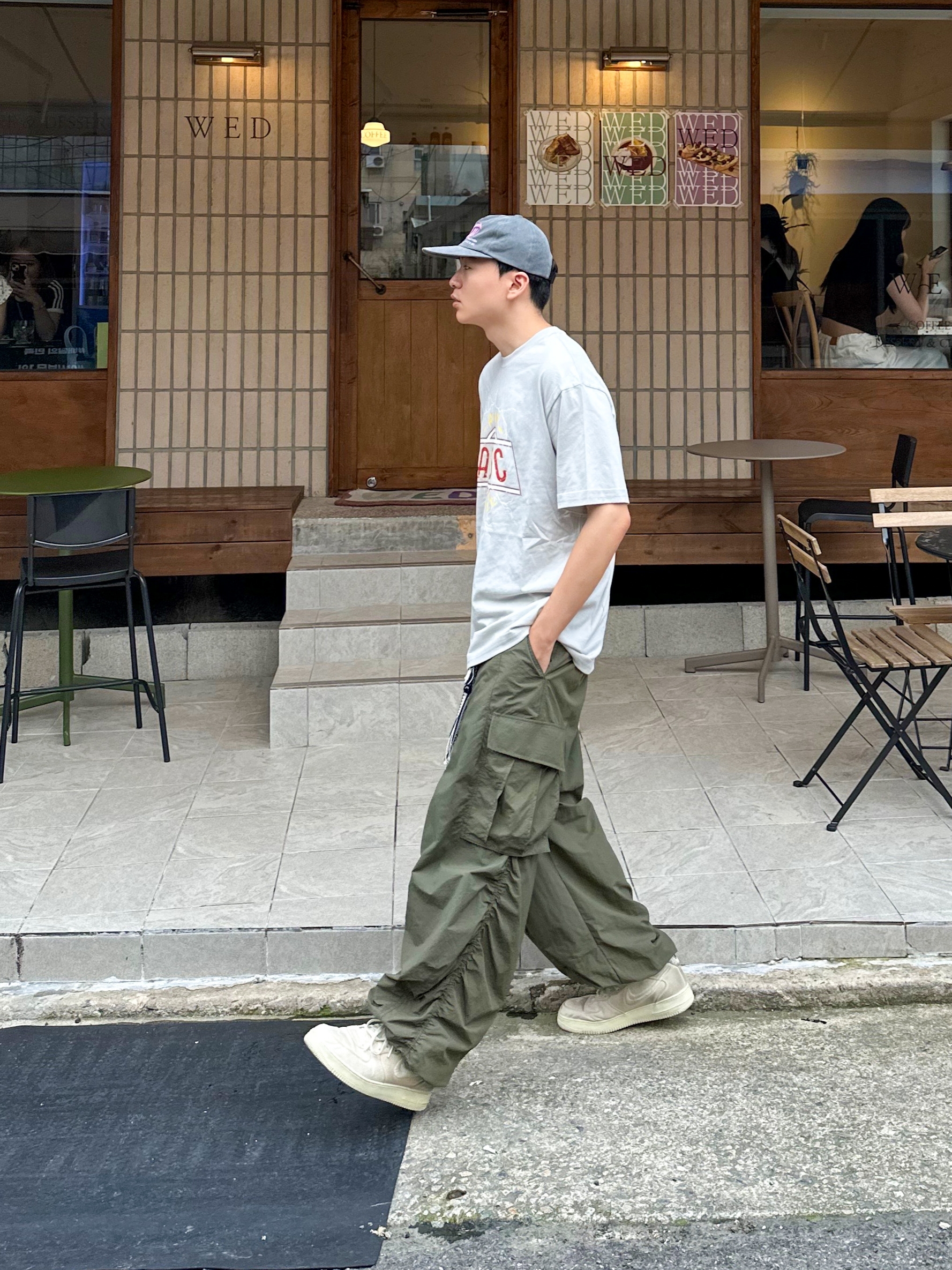 Nike x Stussy Air Force 1 '07 Mid SP Fossil 착용 스타일 - 3