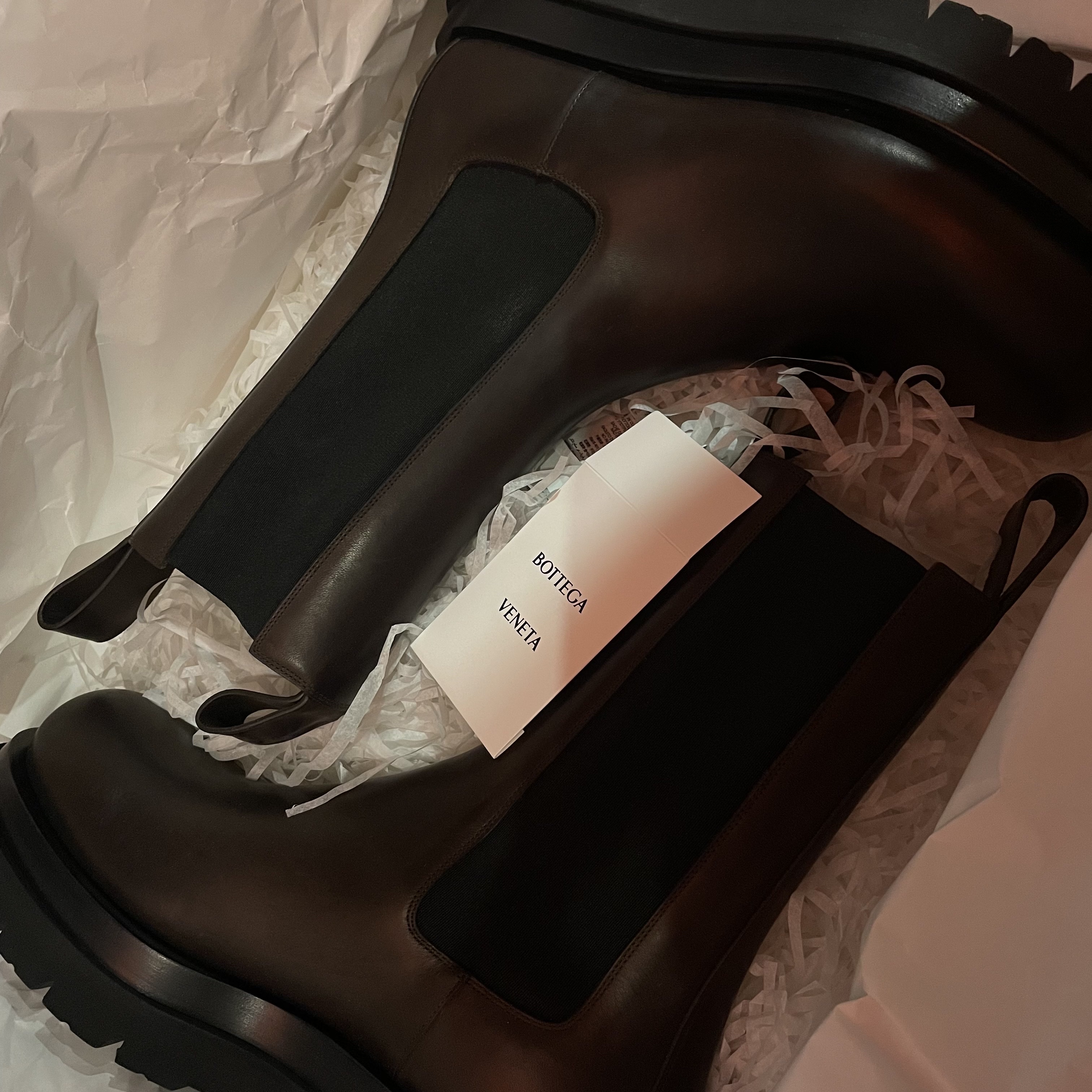 Bottega Veneta Lug Boot Black 착용 스타일