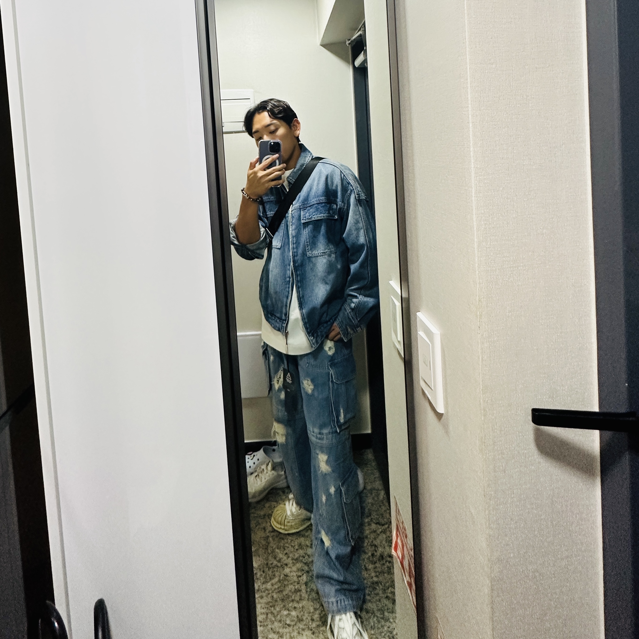 Maison Mihara Yasuhiro Blakey OG Sole Distressed Canvas Low-top Sneakers White, Juun.J Damage Cargo Multi Jogger Wide Denim Blue - 23SS 착용 스타일