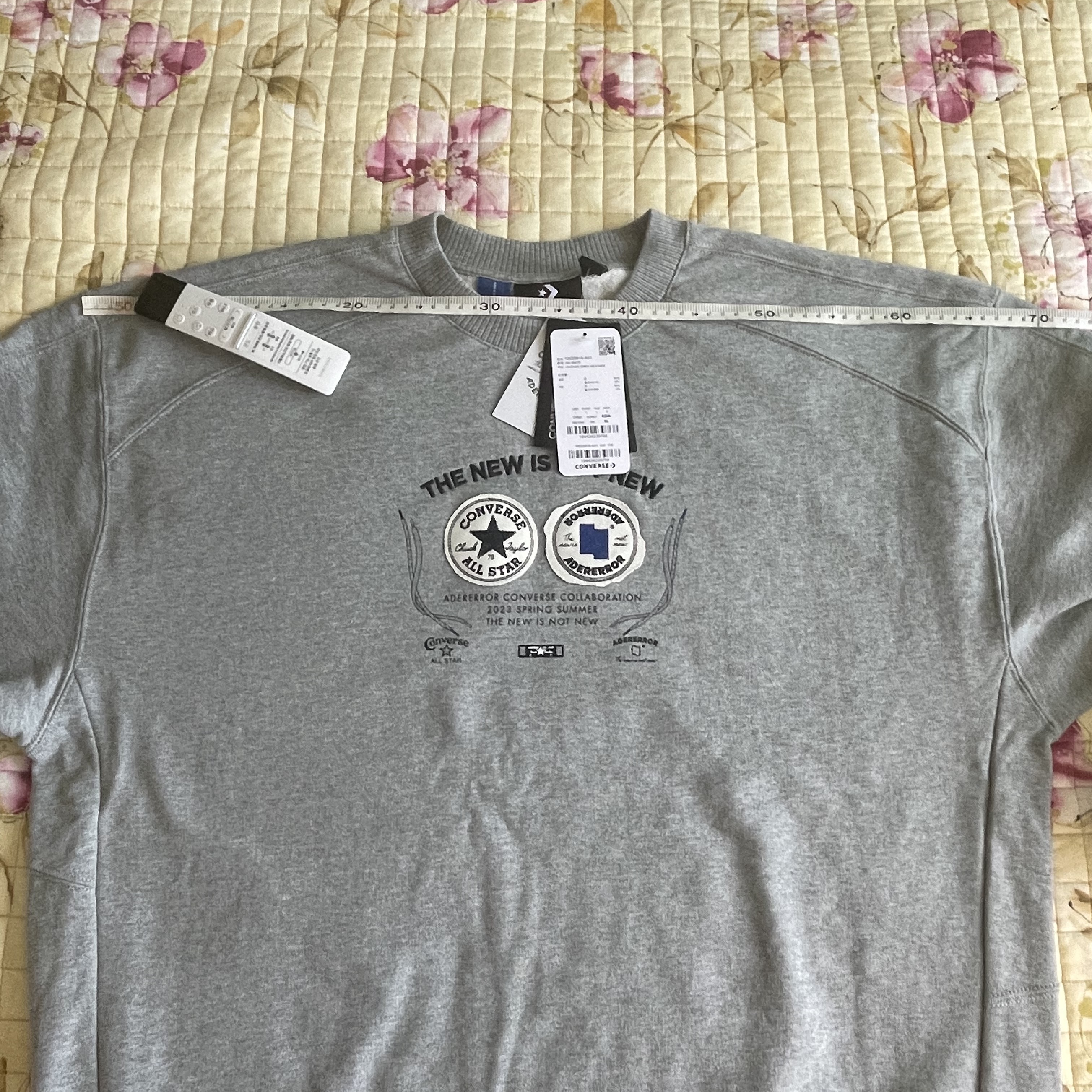 Converse x Ader Error Shapes Crewneck Sweatshirt Vintage Grey Heather 착용 스타일 - 3