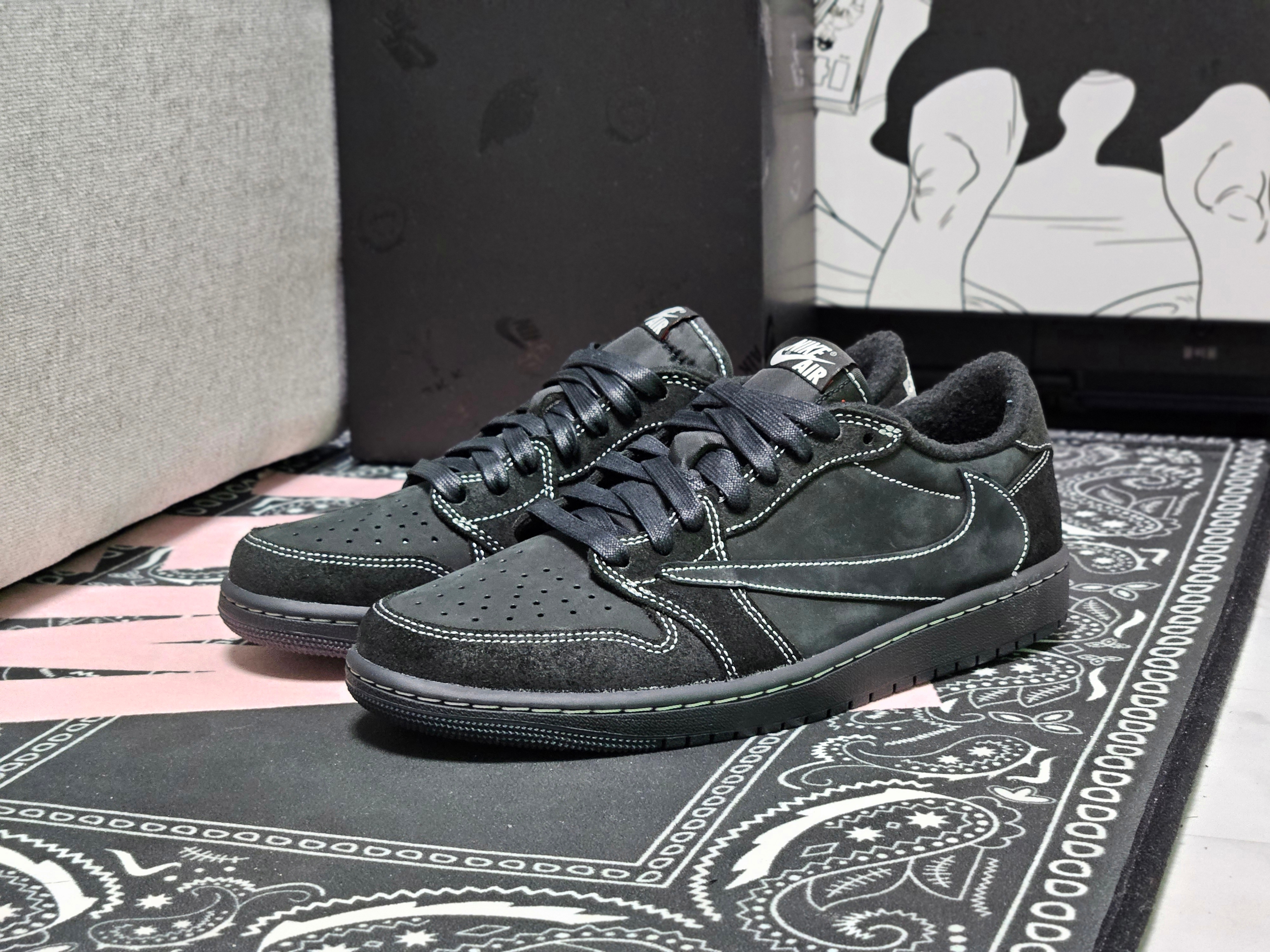 Jordan 1 x Travis Scott Retro Low OG SP Black Phantom 착용 스타일 - 1