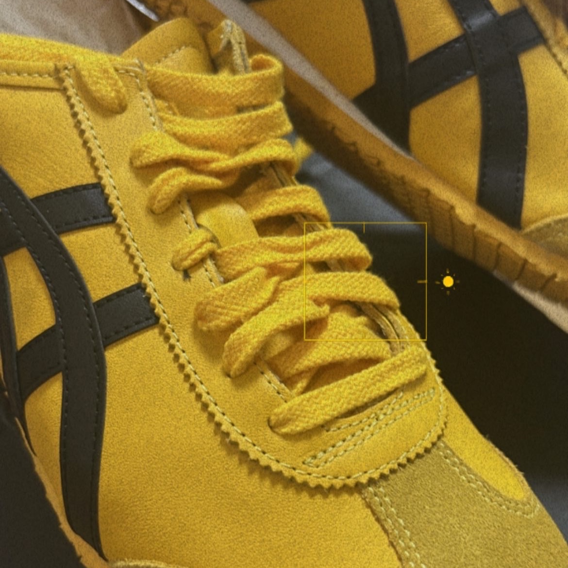 Onitsuka Tiger Mexico 66 Yellow Black 착용 스타일 - 1