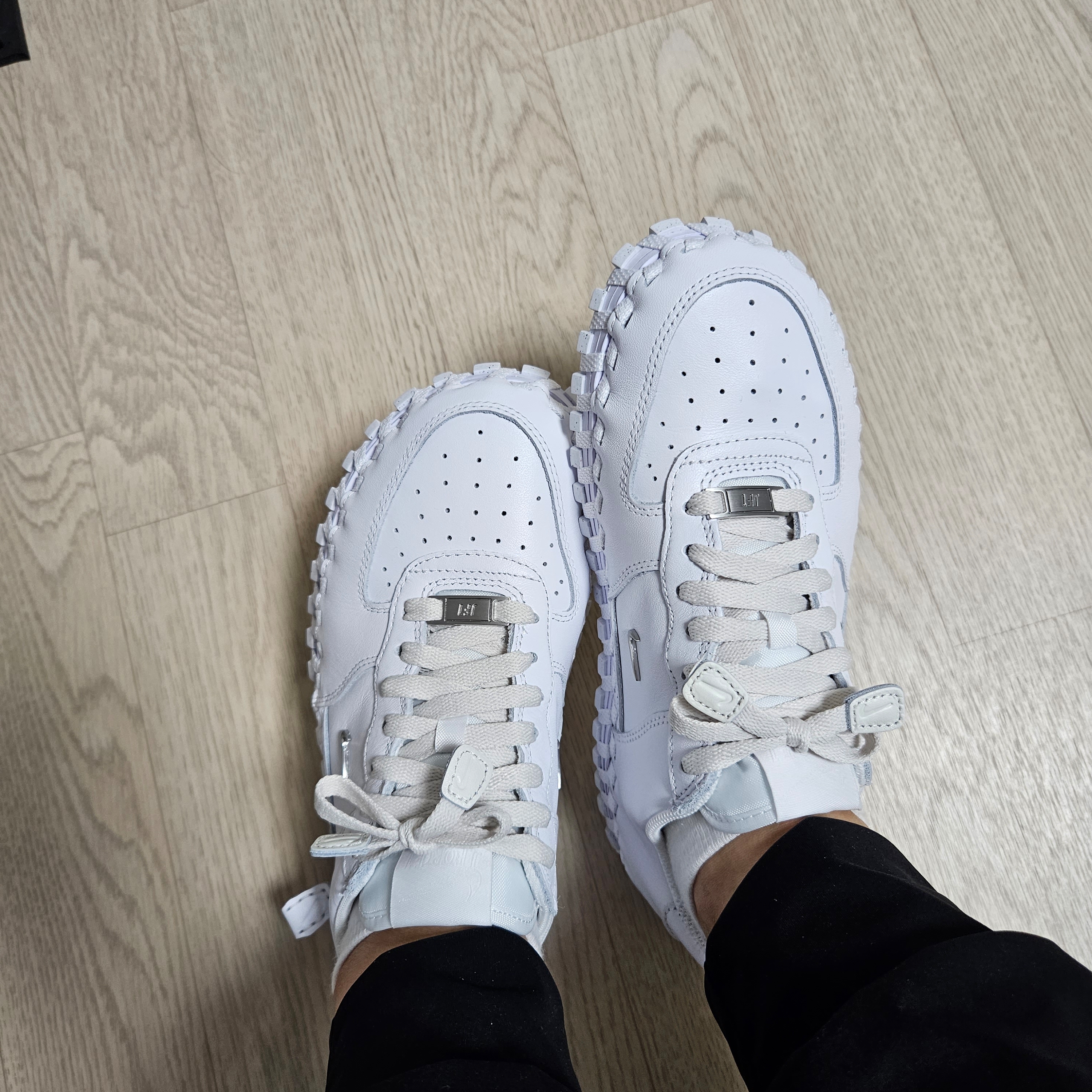 Nike x Jacquemus J Force 1 Low LX SP Black 착용 스타일 - 2