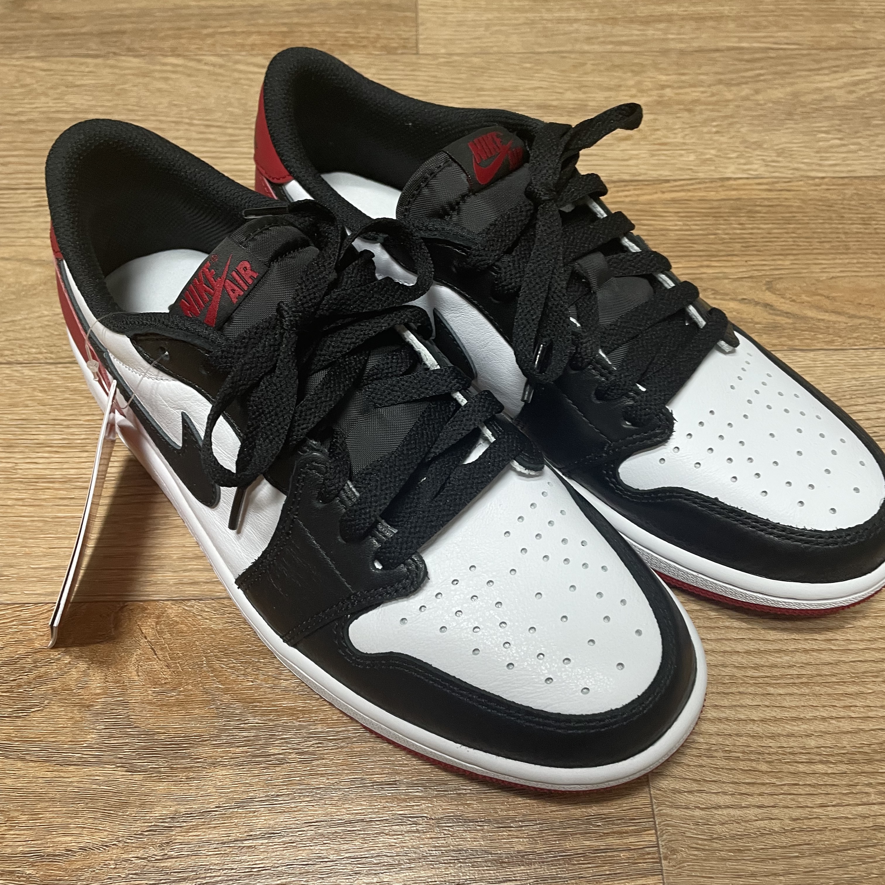 Jordan 1 Retro Low OG Black Toe 착용 스타일 - 2