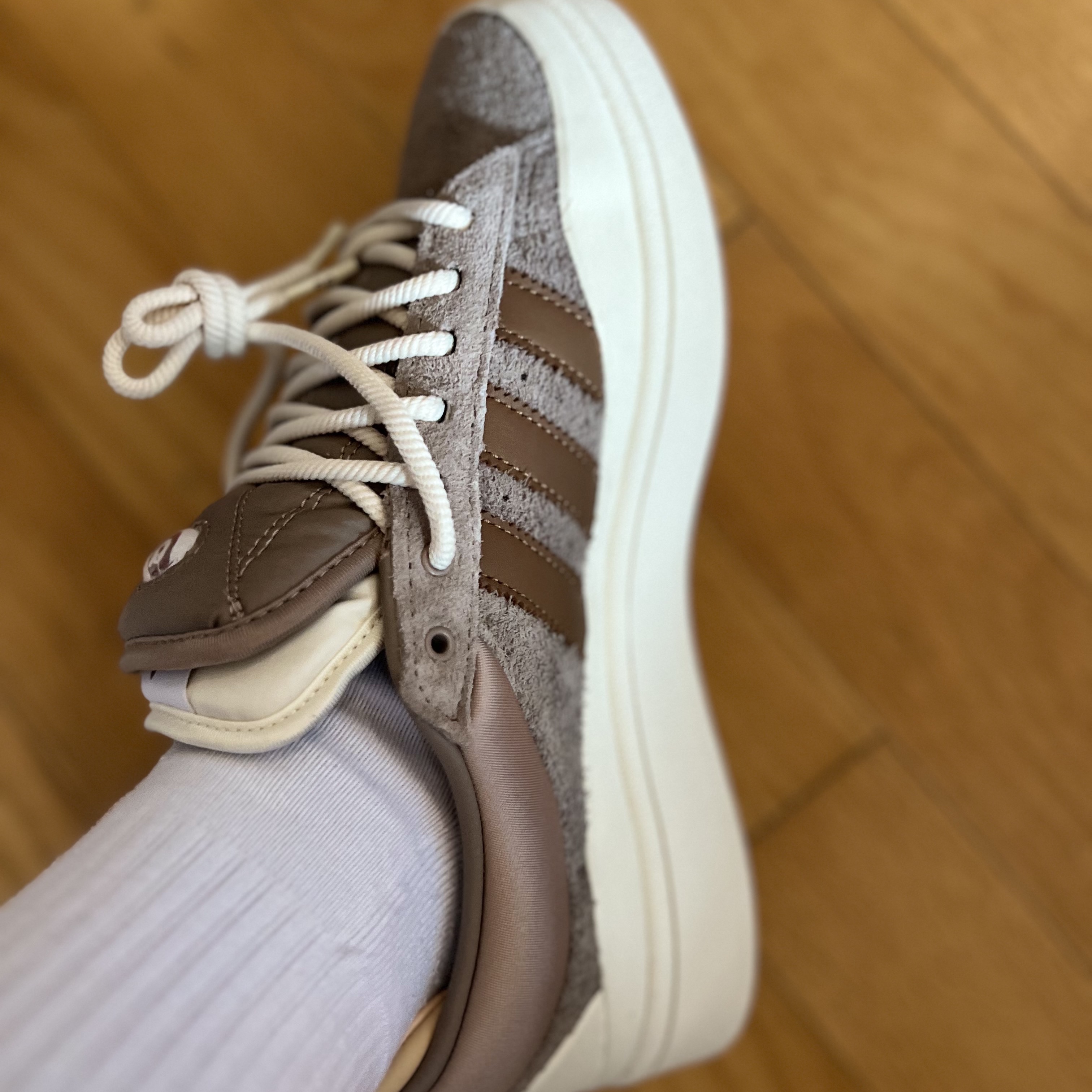 Adidas x Bad Bunny Campus Supplier Color White 착용 스타일 - 5