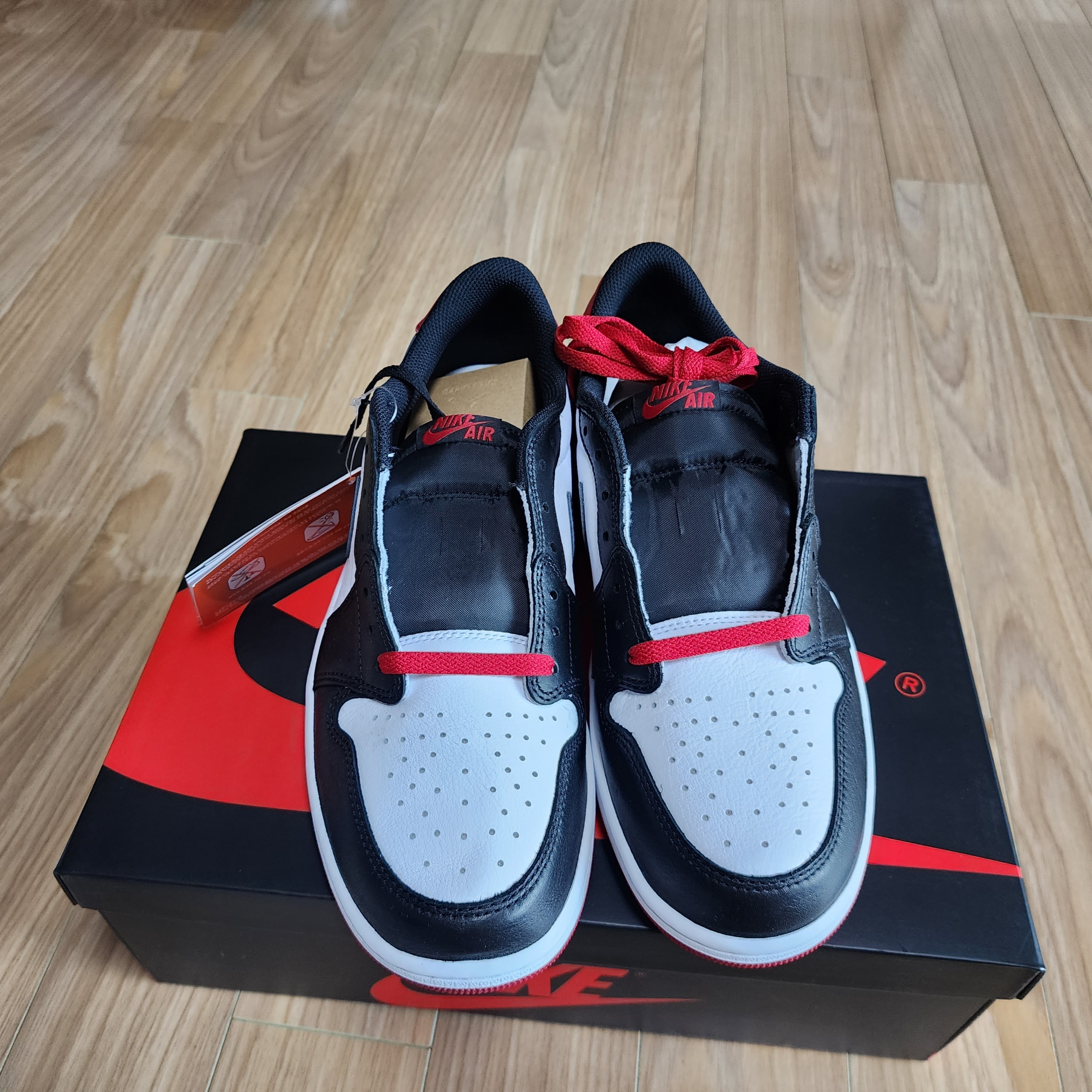 Jordan 1 Retro Low OG Black Toe 착용 스타일 - 3