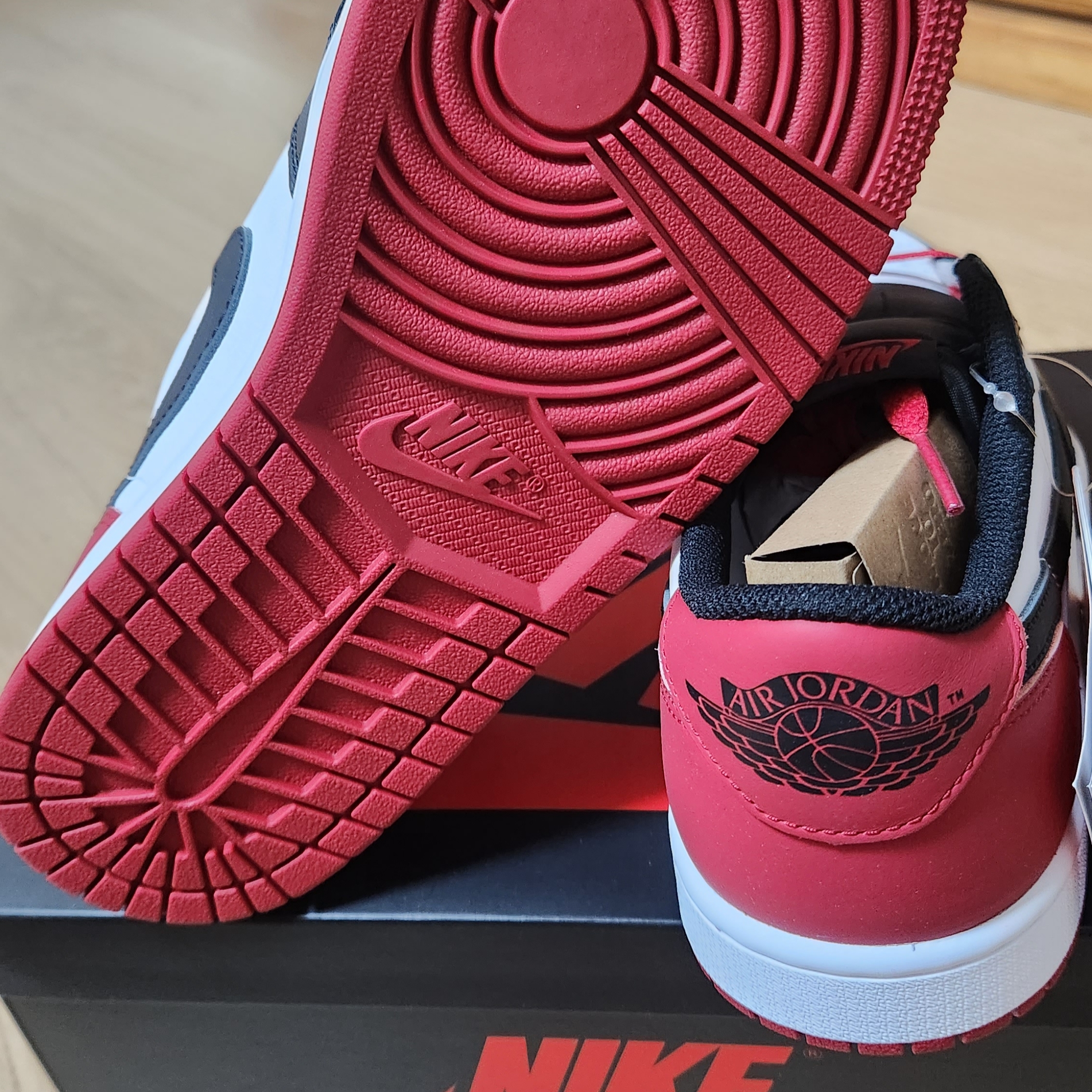 Jordan 1 Retro Low OG Black Toe 착용 스타일 - 4