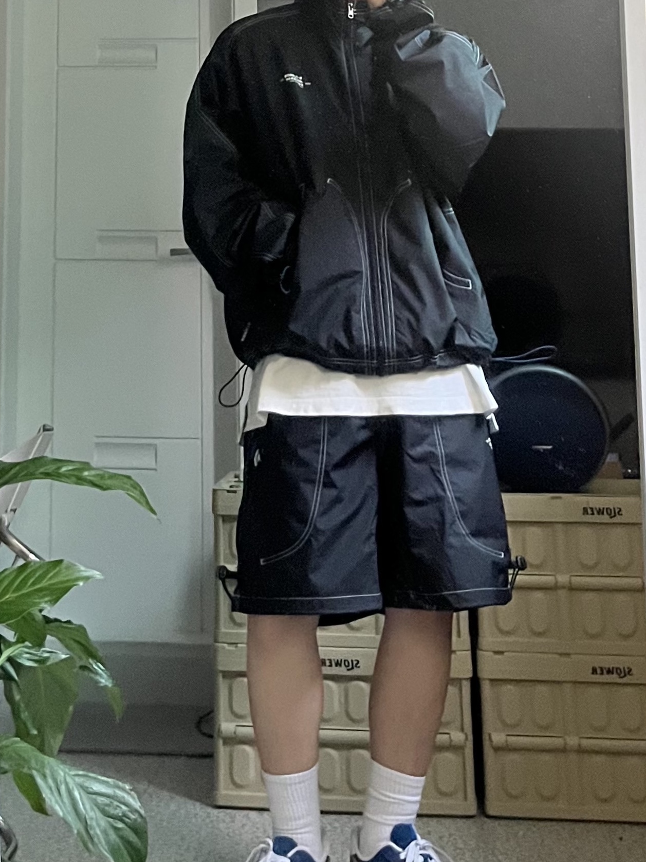 Converse x Ader Error Shapes Light Jacket Converse Black, Converse x Ader Error Shapes Shorts Black 착용 스타일 - 1