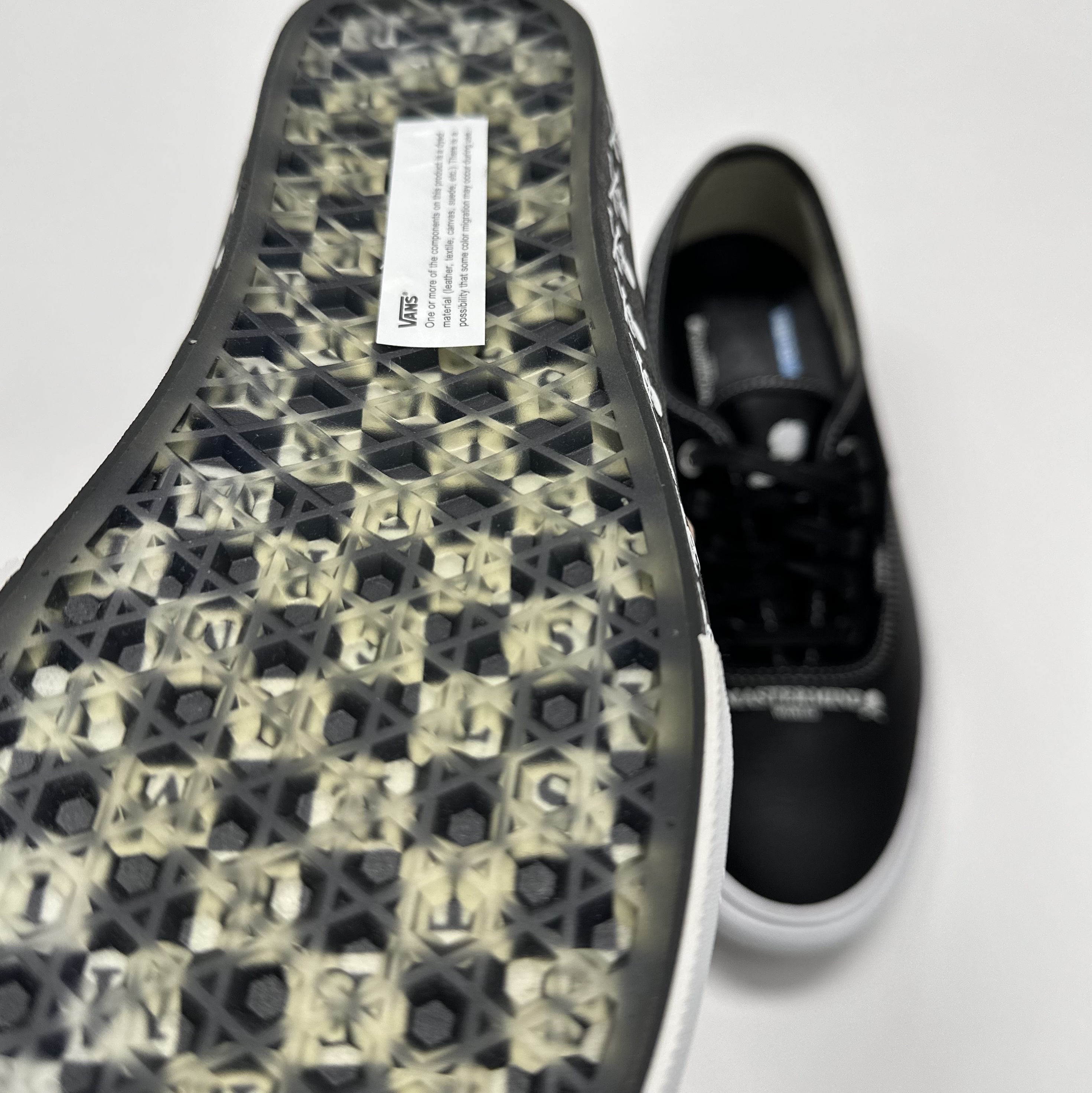 Vans Vault x Mastermind World Authentic LX Black 착용 스타일 - 4