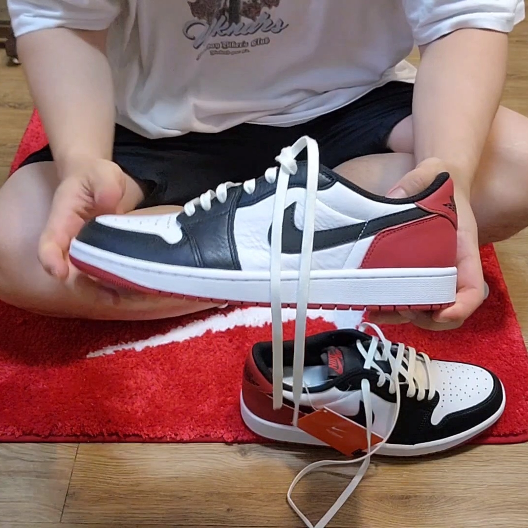 Jordan 1 Retro Low OG Black Toe 착용 스타일 - 3