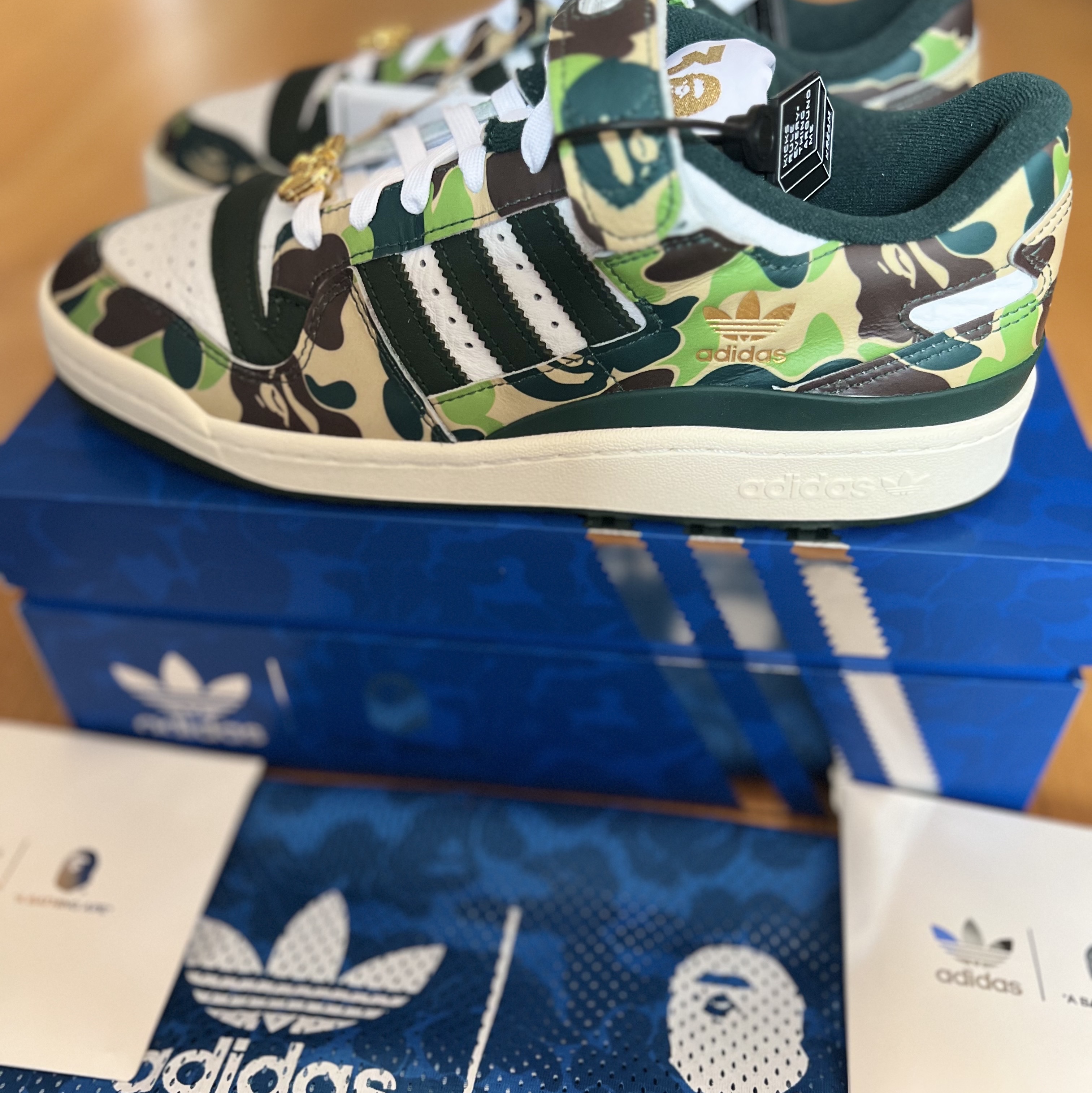 Adidas x BAPE Forum 84 Low Green Camo 착용 스타일 - 1