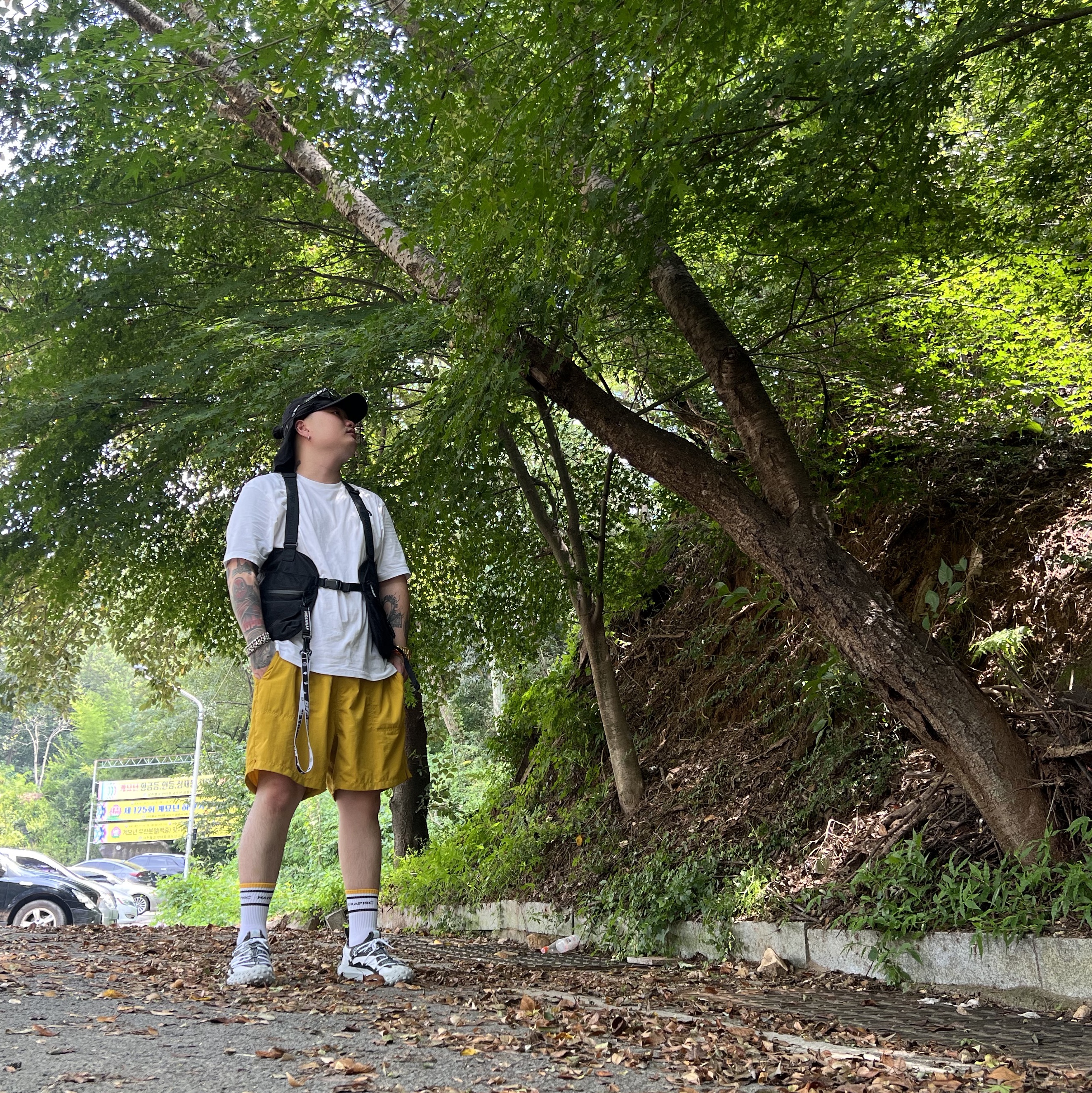 Off-White x Amore Pacific Protection Box (Without Cosmetics), Nike ACG Mountain Fly Low SE White and Black 착용 스타일