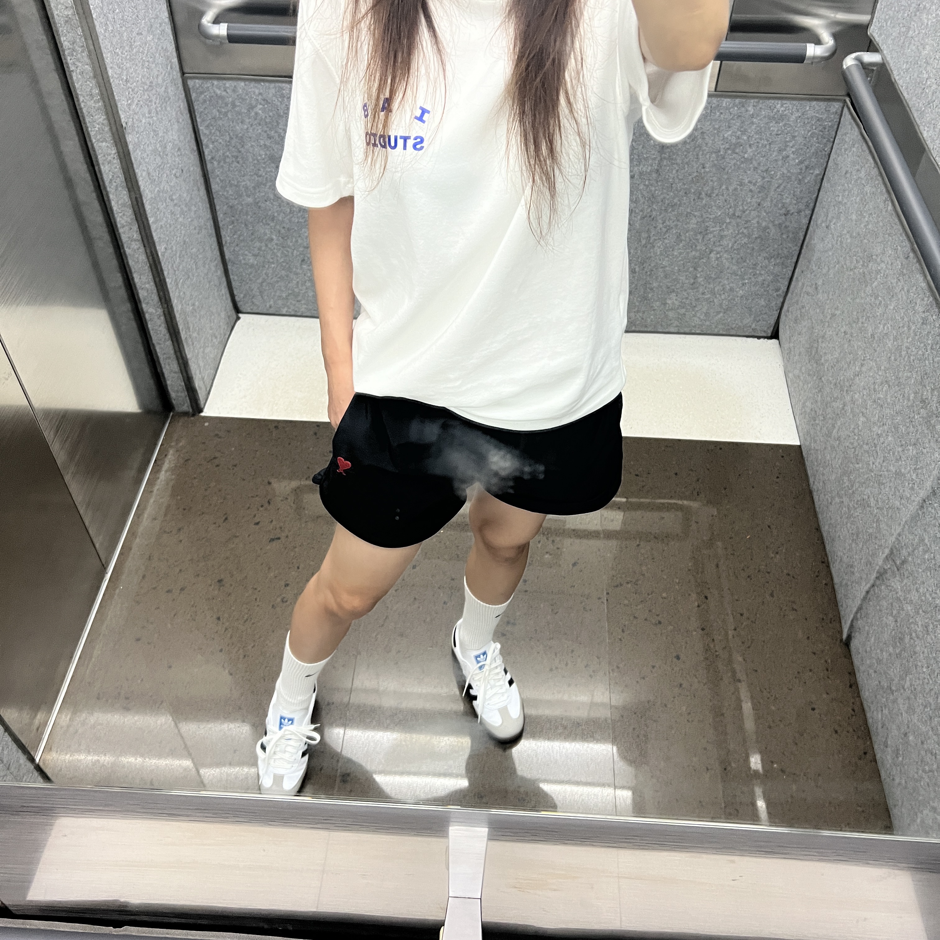 AMI de Coeur Swim Shorts Black, Adidas Samba OG Cloud White 착용 스타일