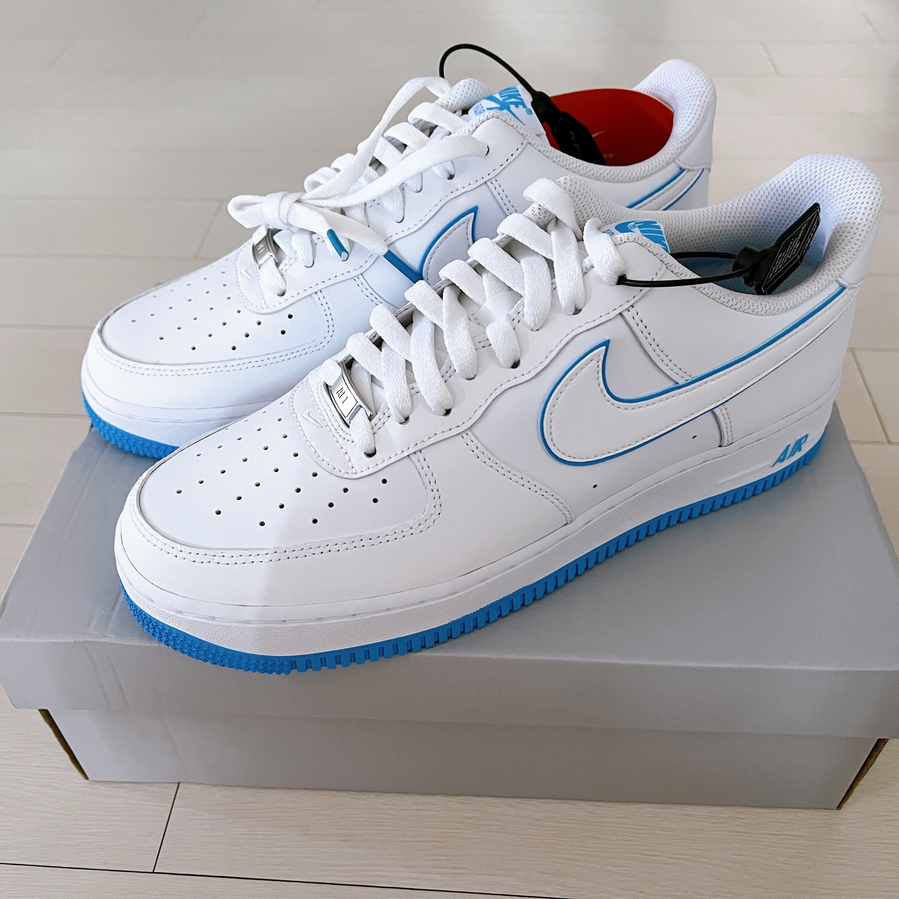 Nike Air Force 1 '07 White University Blue 착용 스타일