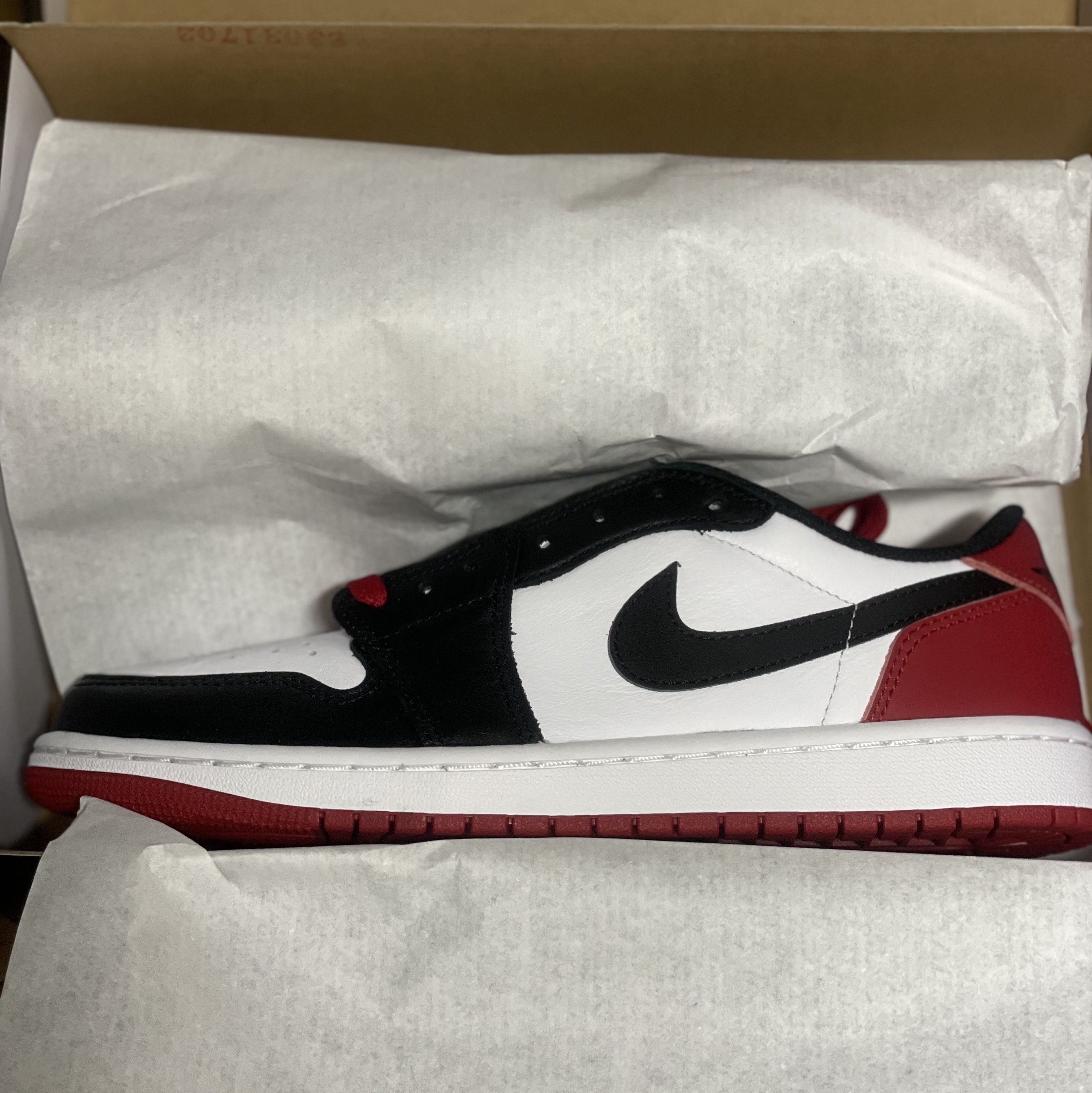 Jordan 1 Retro Low OG Black Toe 착용 스타일 - 1