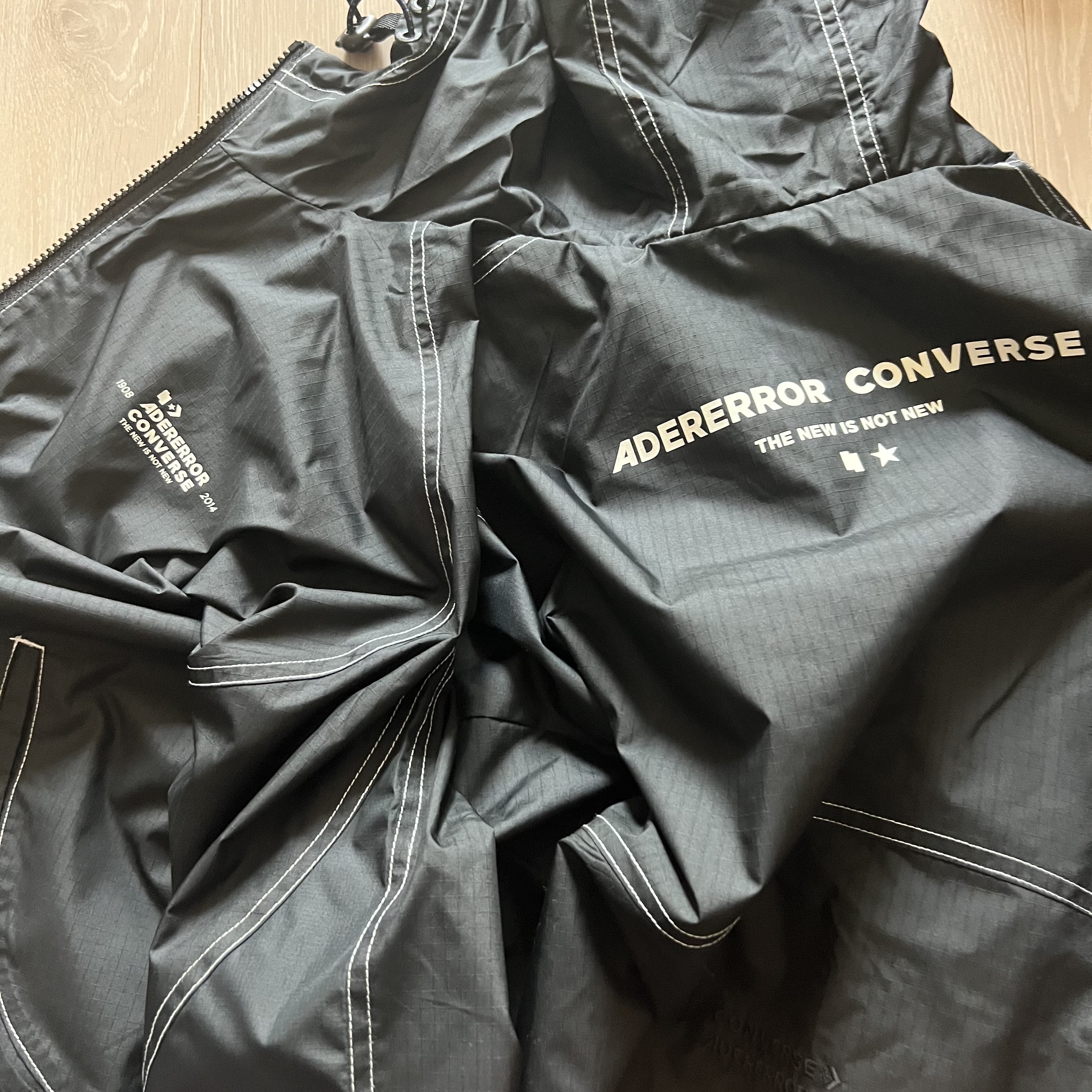 Converse x Ader Error Shapes Light Jacket Converse Black 착용 스타일 - 2