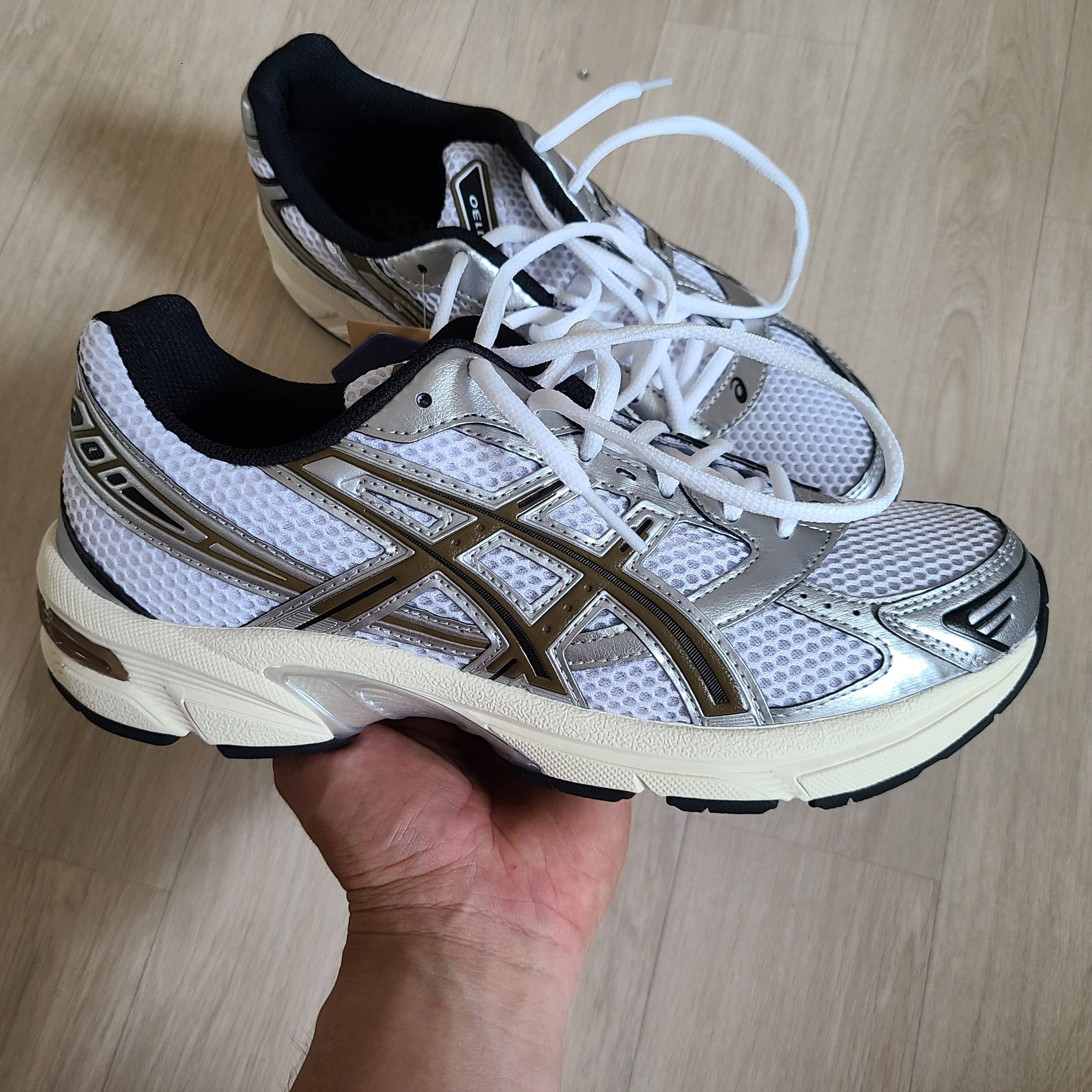 Asics Gel-1130 White Clay Canyon 착용 스타일
