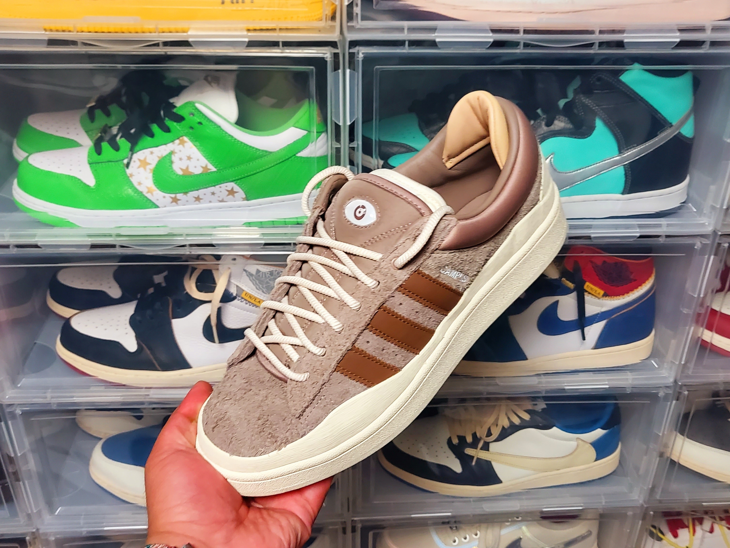 Adidas x Bad Bunny Campus Supplier Color White 착용 스타일 - 1