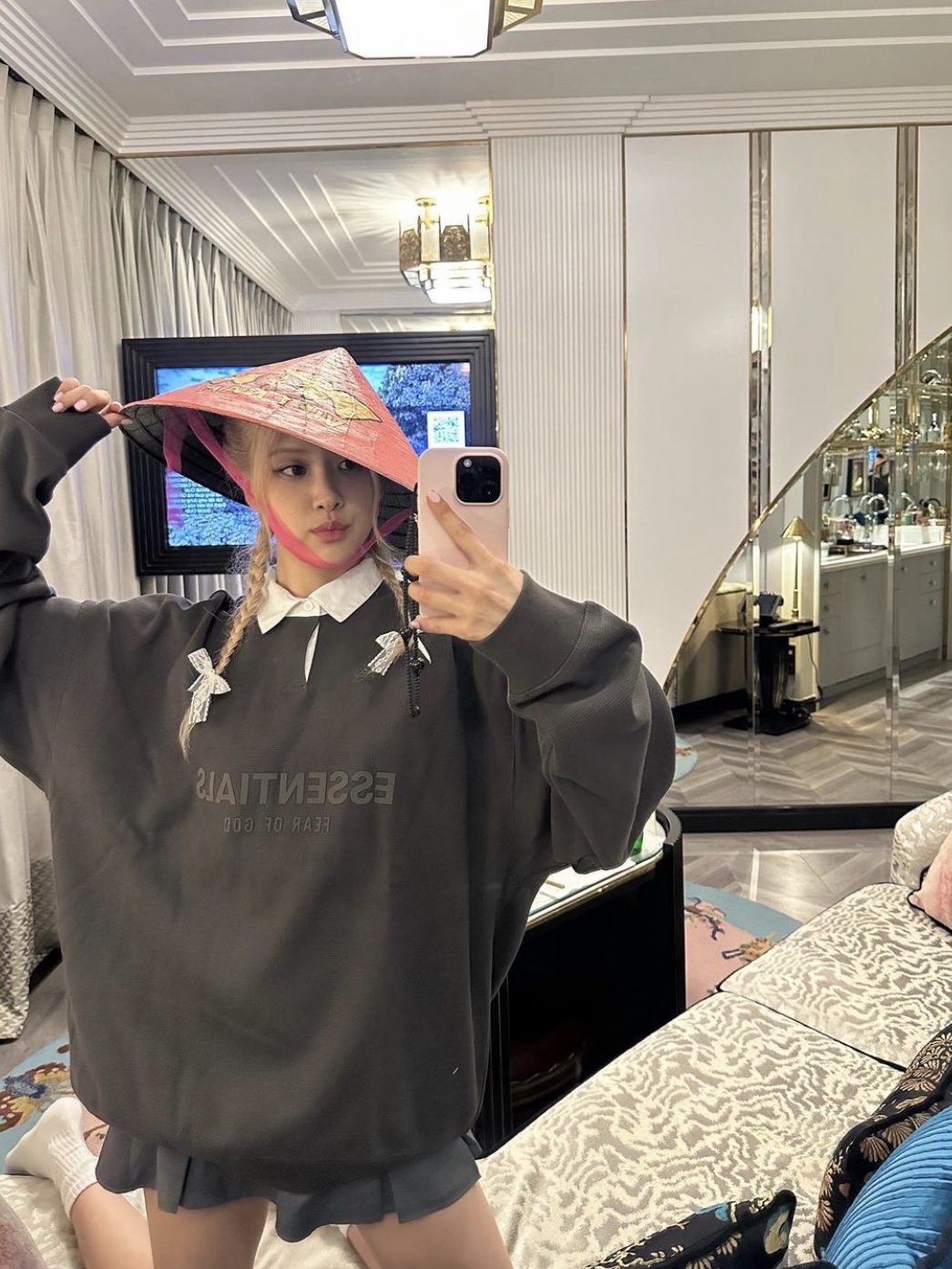 Essentials Waffle Henley Rugby Off-Black - 23SS 착용 스타일