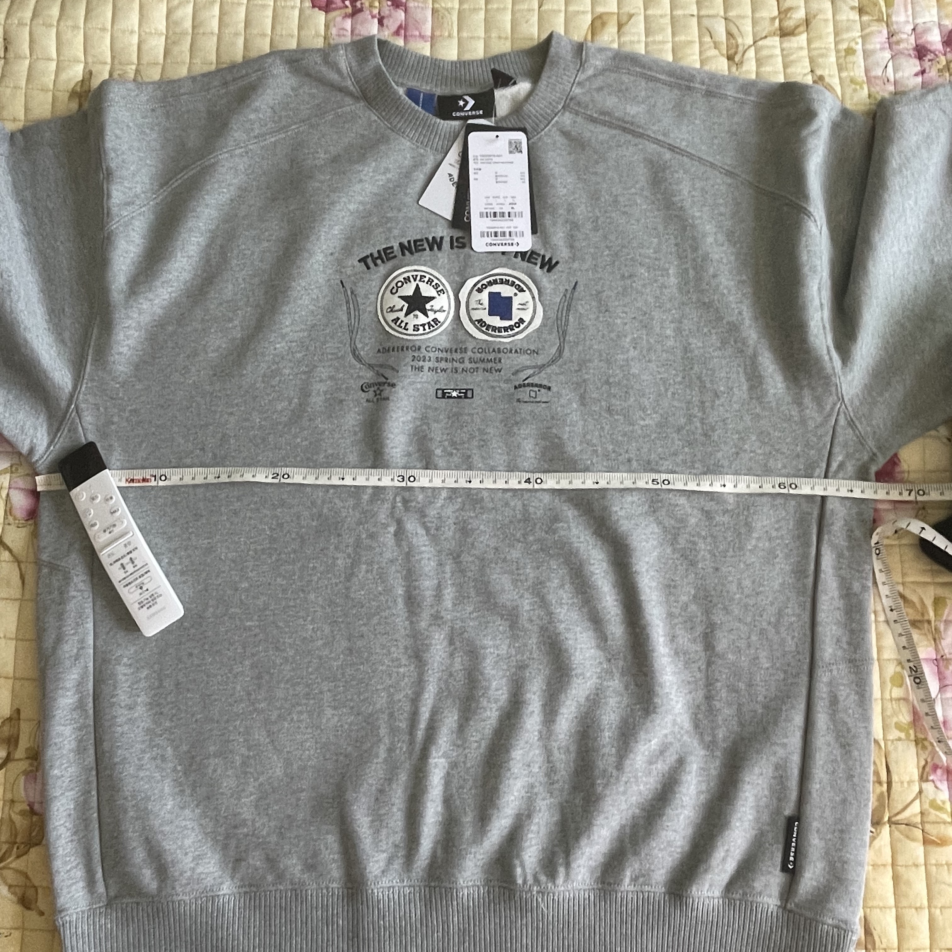 Converse x Ader Error Shapes Crewneck Sweatshirt Vintage Grey Heather 착용 스타일 - 2