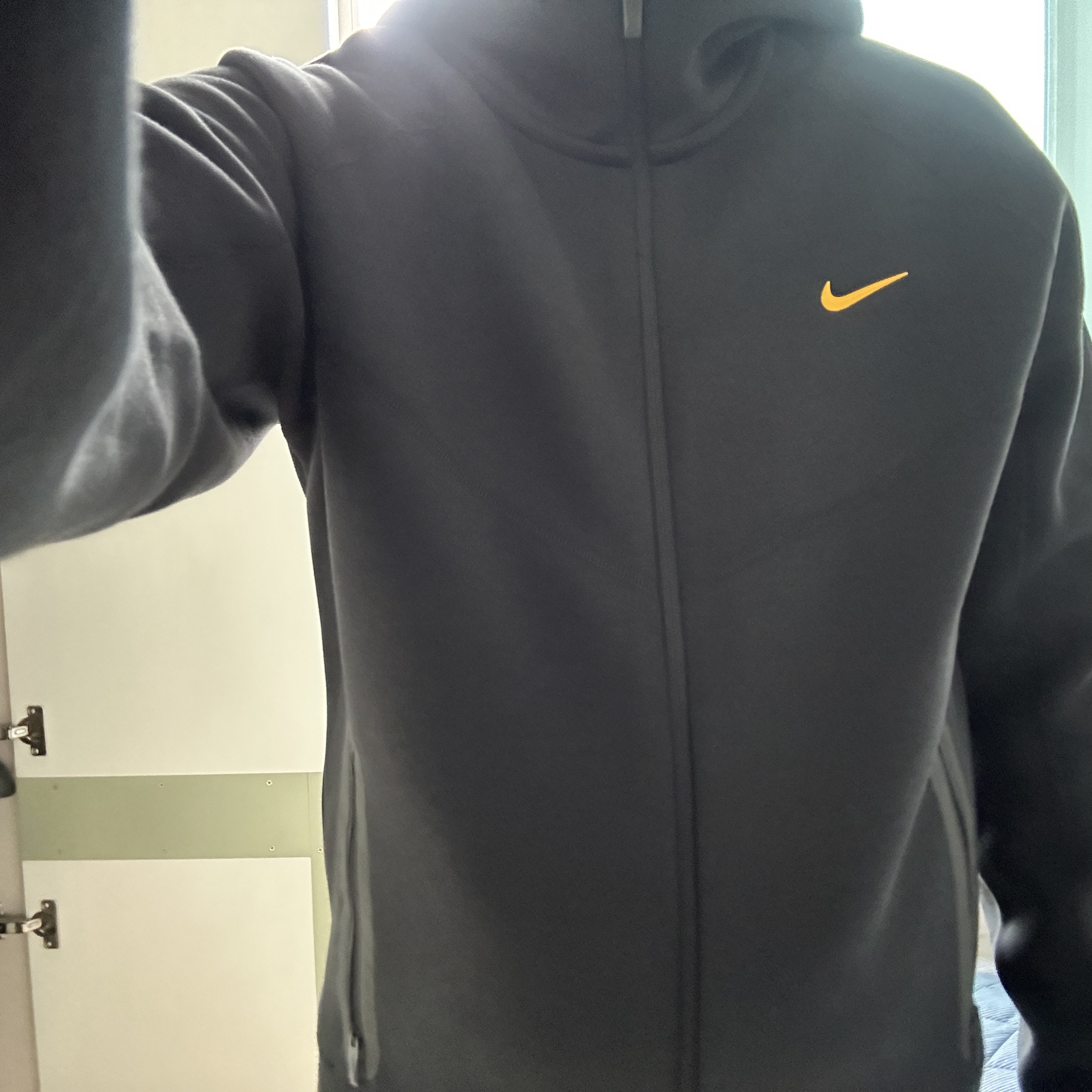 Nike x Drake Nocta Tech Fleece Hoodie Black (FD8453-010) 착용 스타일 - 1
