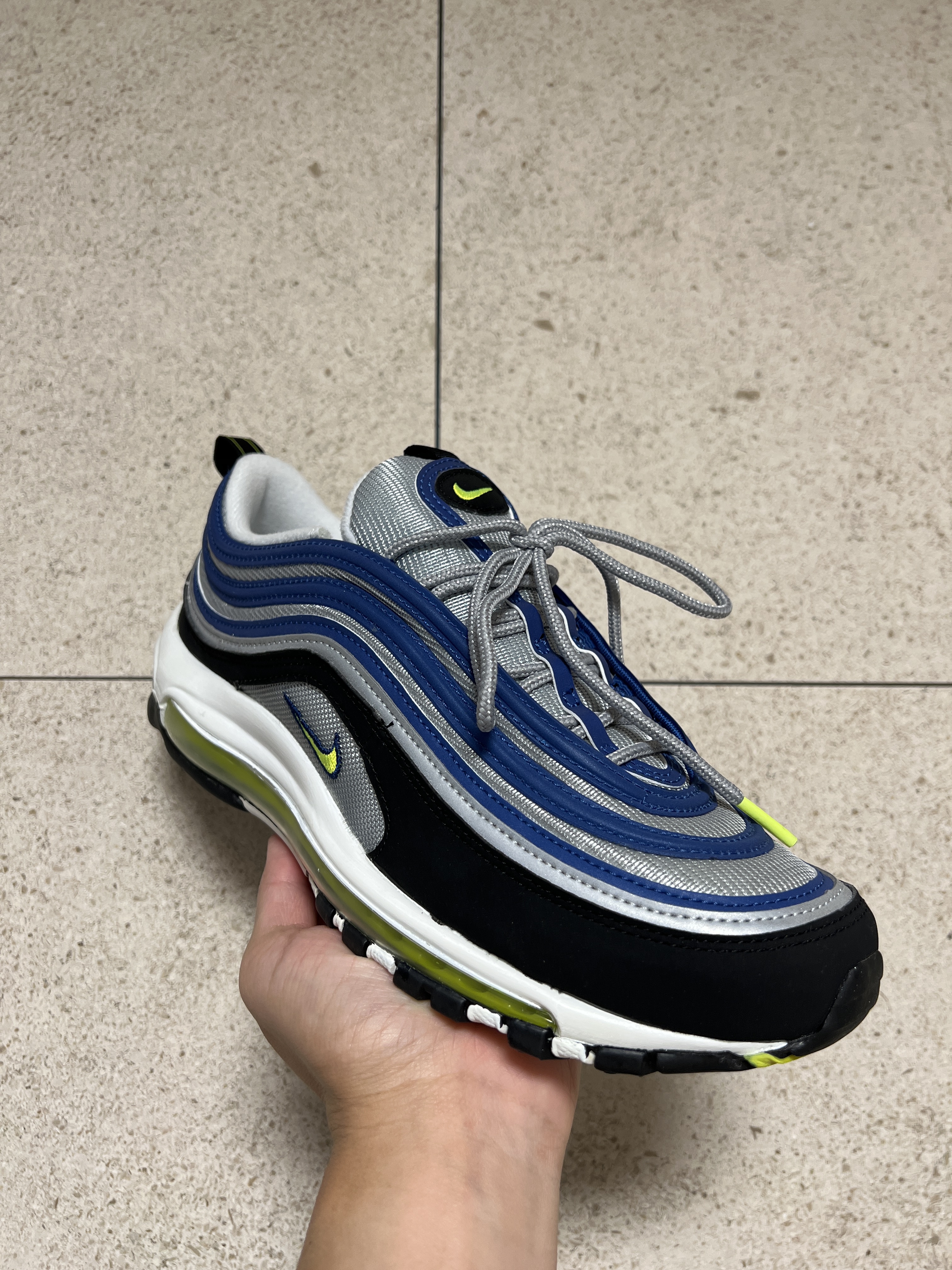 Nike Air Max 97 OG Atlantic Blue and Voltage Yellow 착용 스타일