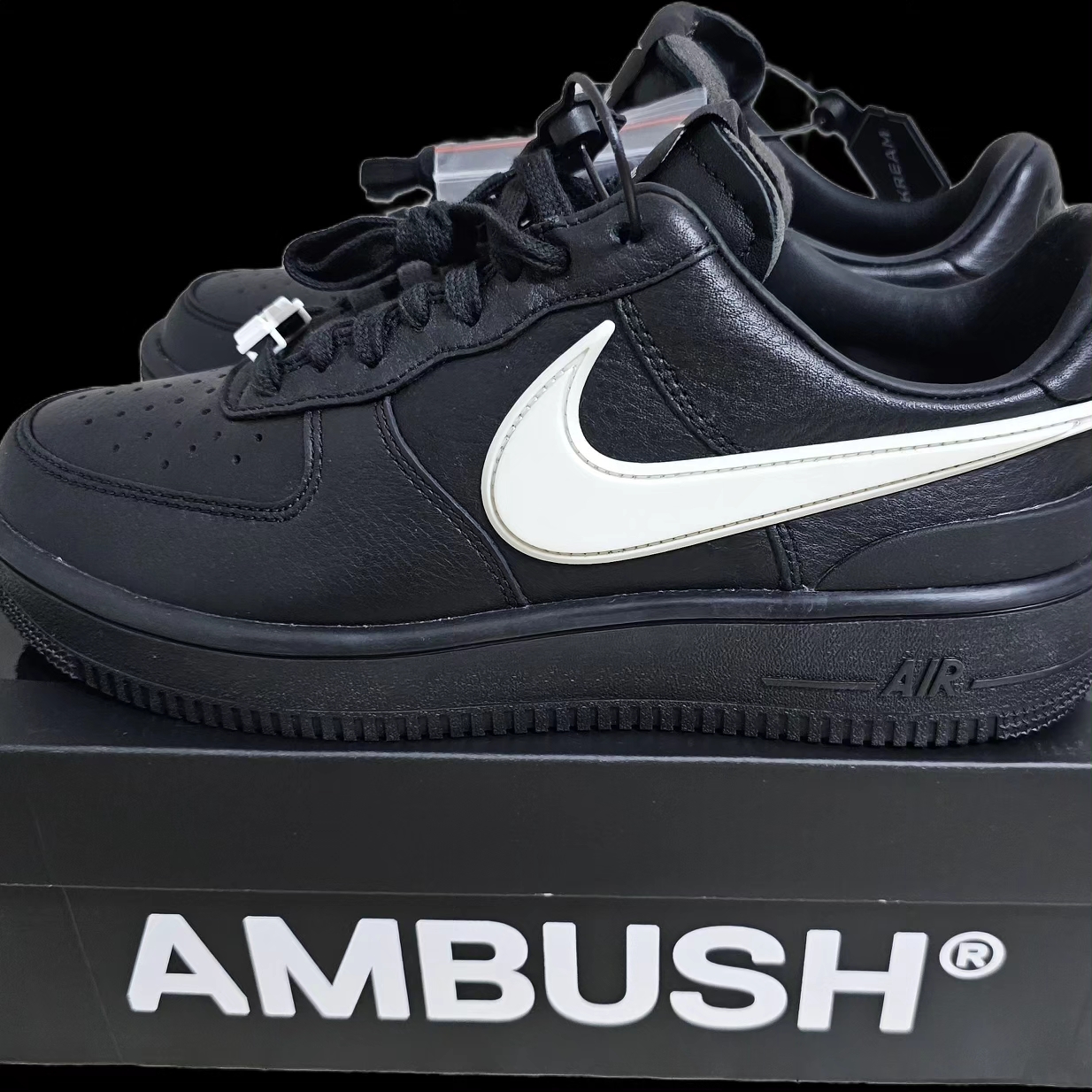 Nike x Ambush Air Force 1 Low SP Black 착용 스타일 - 3