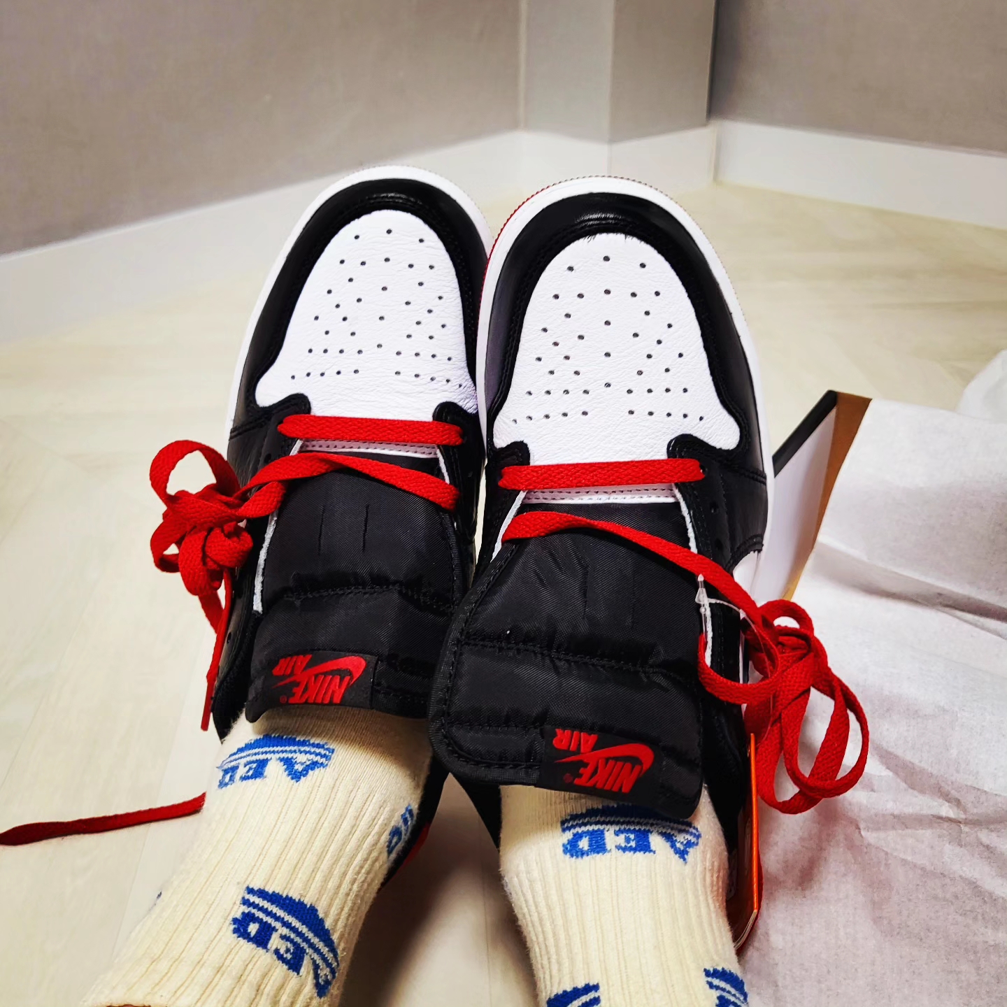 Jordan 1 Retro Low OG Black Toe 착용 스타일 - 2