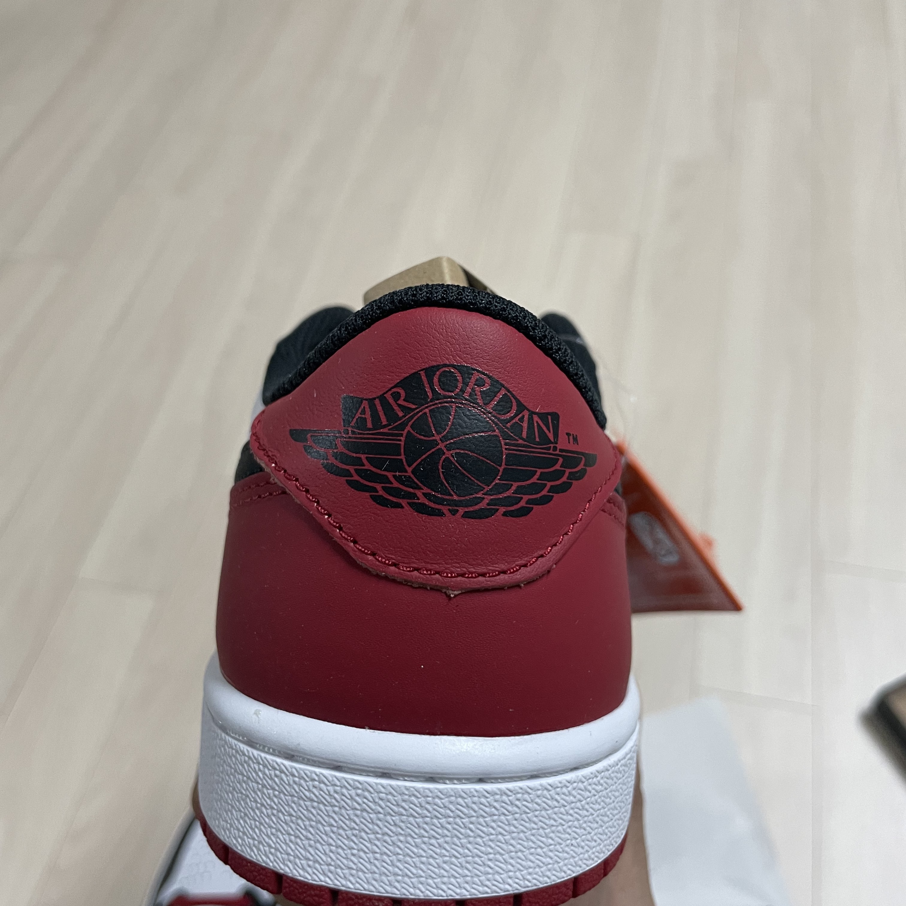 Jordan 1 Retro Low OG Black Toe 착용 스타일 - 2