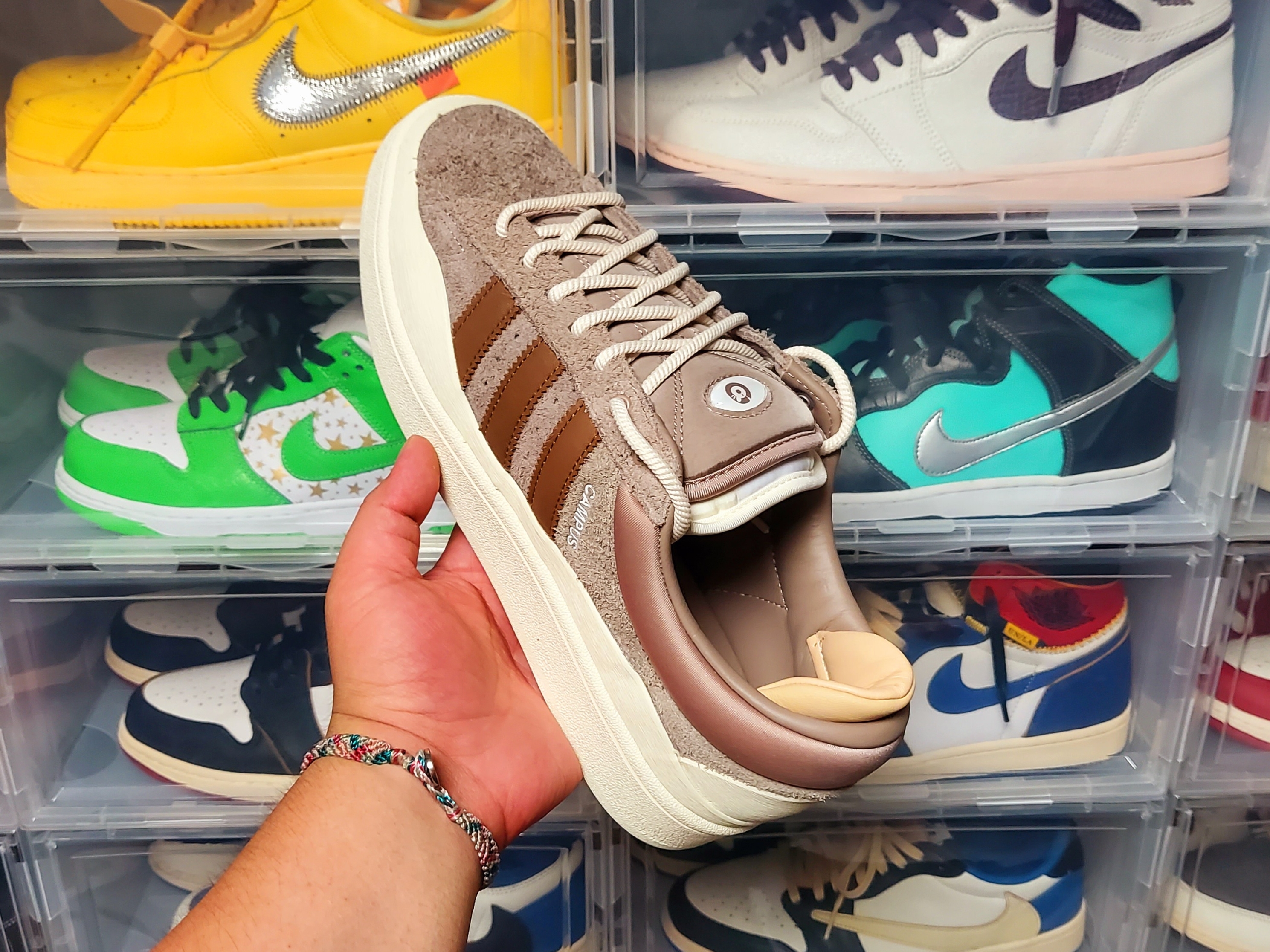 Adidas x Bad Bunny Campus Supplier Color White 착용 스타일 - 3