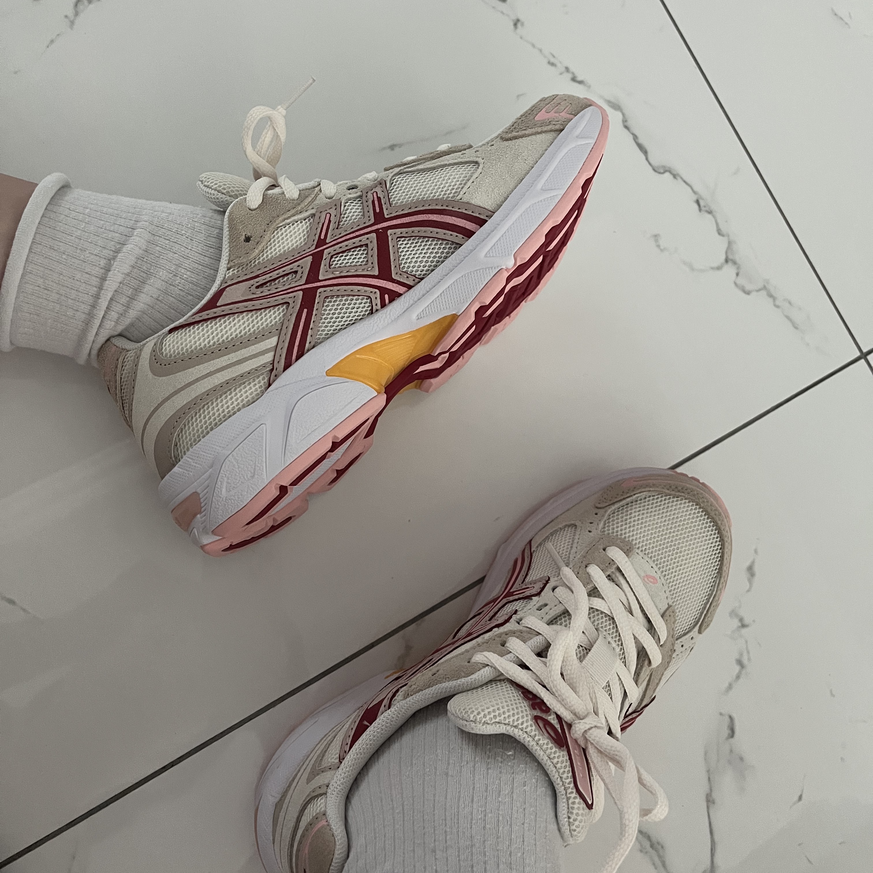 (W) Asics Gel-1130 Red 착용 스타일 - 1